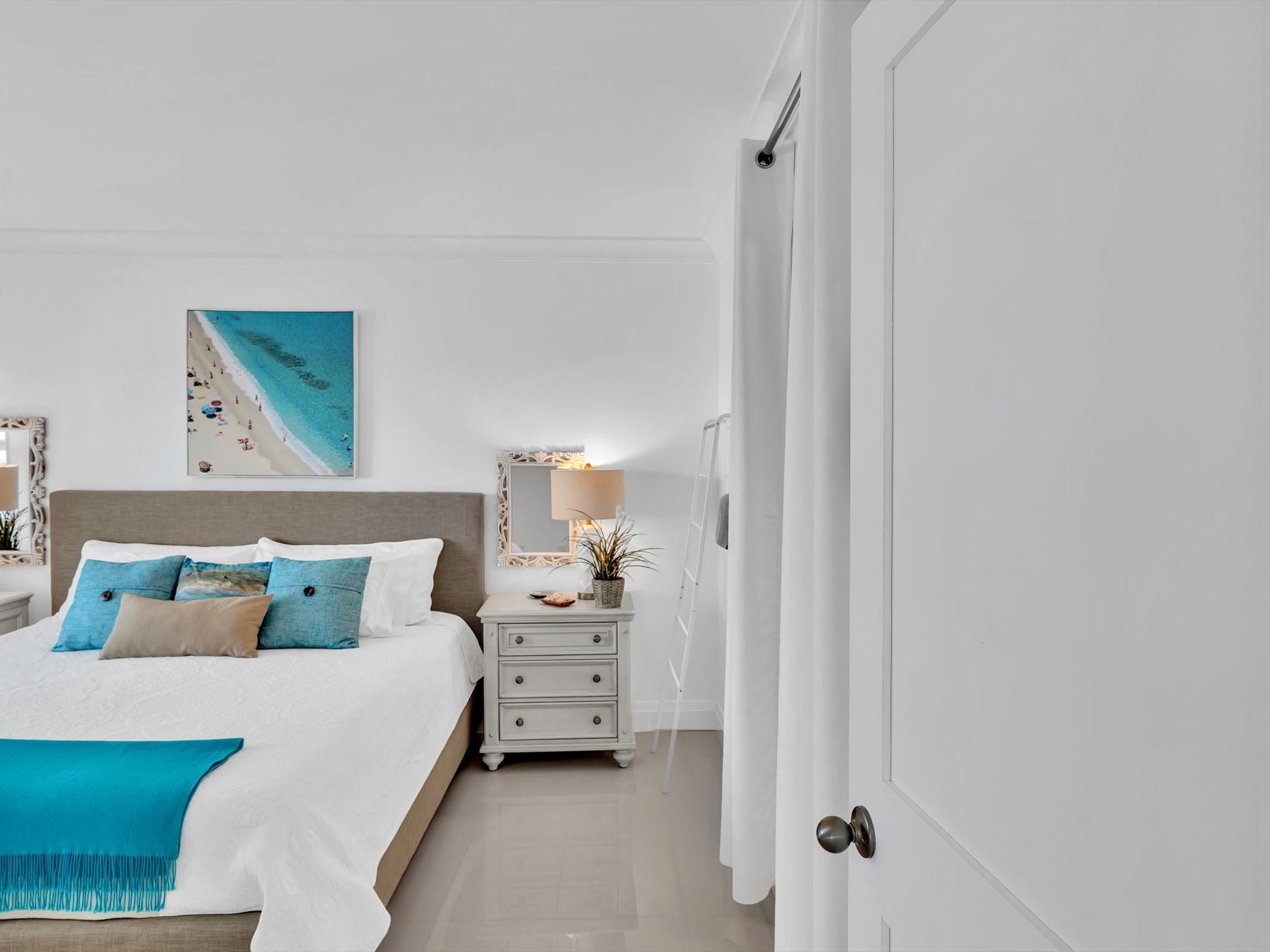 PENTHOUSE HIGHLANDS CONDO - Residential