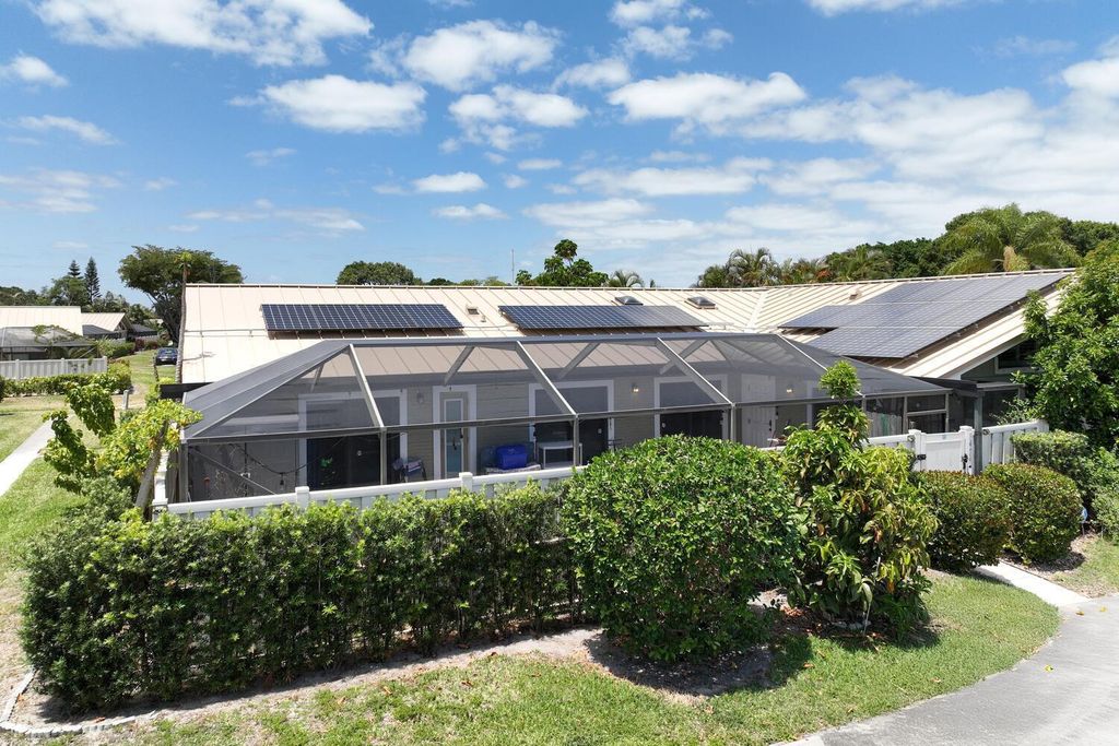 Photo of 5424 Eagle Lake Drive, Palm Beach Gardens, FL 33418 (MLS # R11086370)