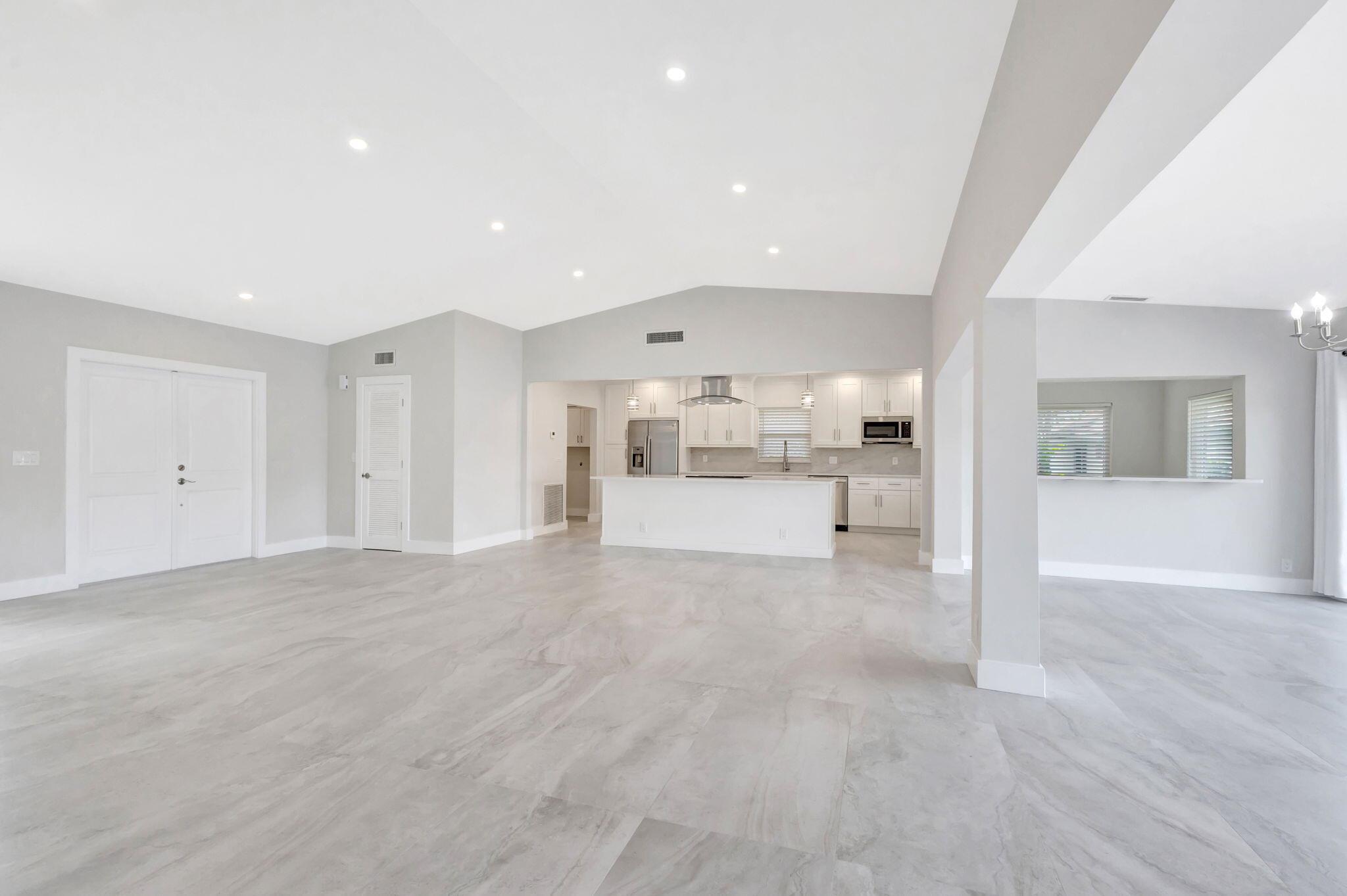 10370 Green Trail Drive N