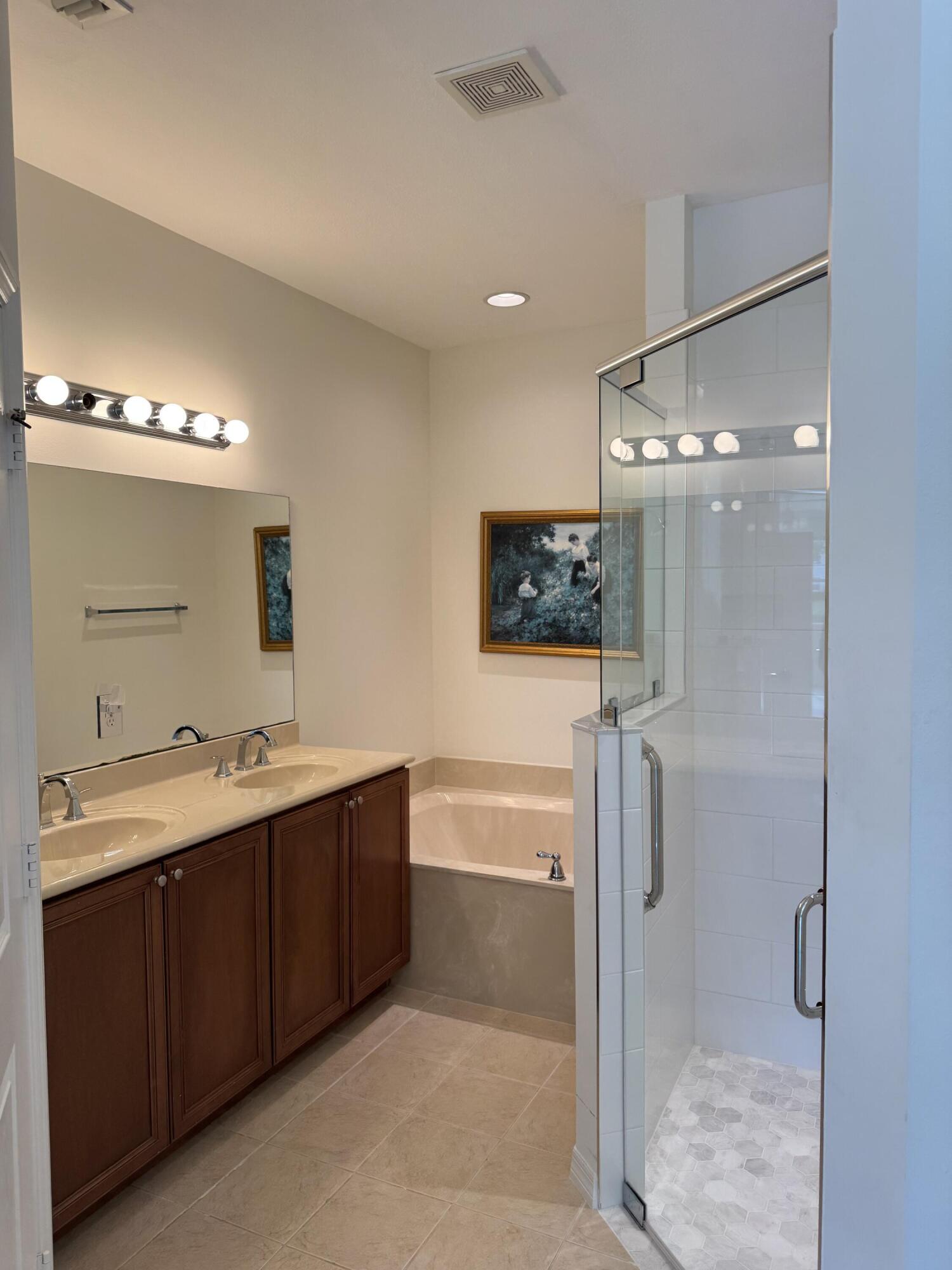 MAYFAIR AT WELLINGTON - Residential