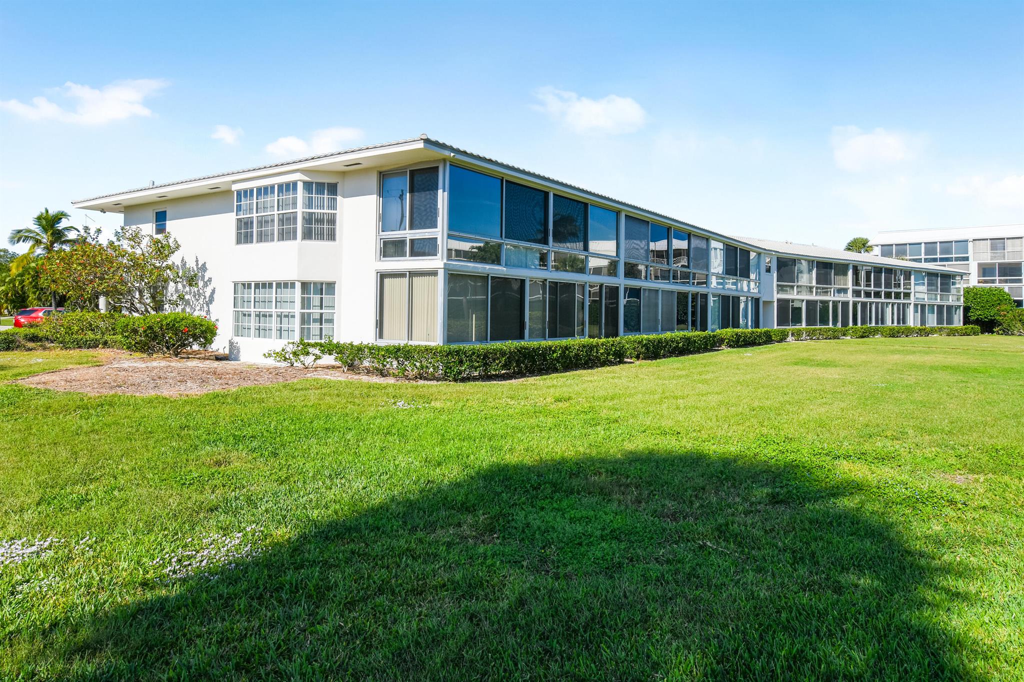 COLONY CONDO APTS IN OR16 - Residential