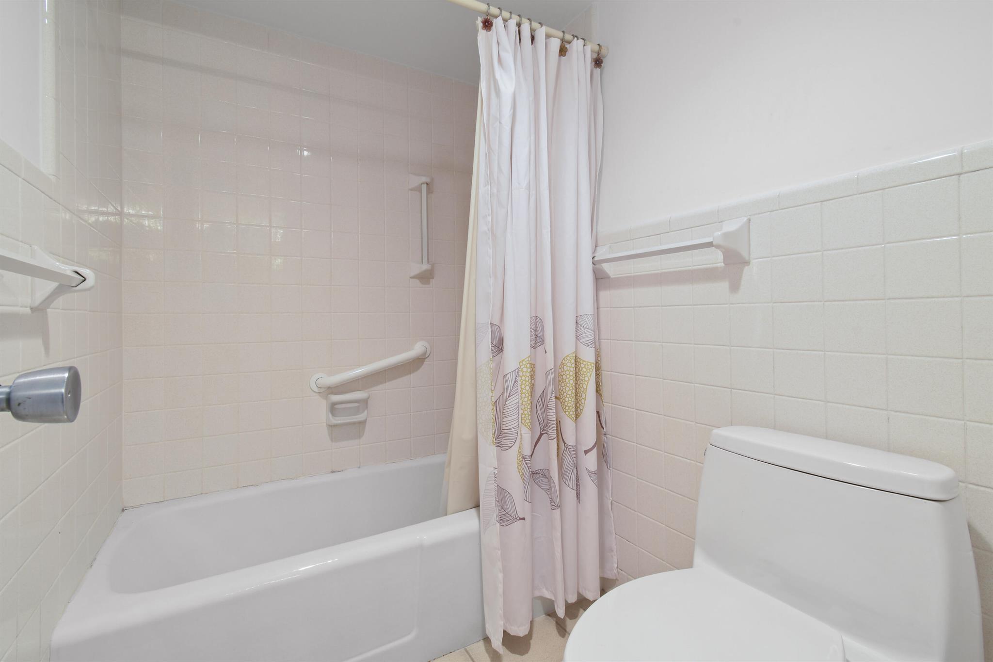 COLONY CONDO APTS IN OR16 - Residential