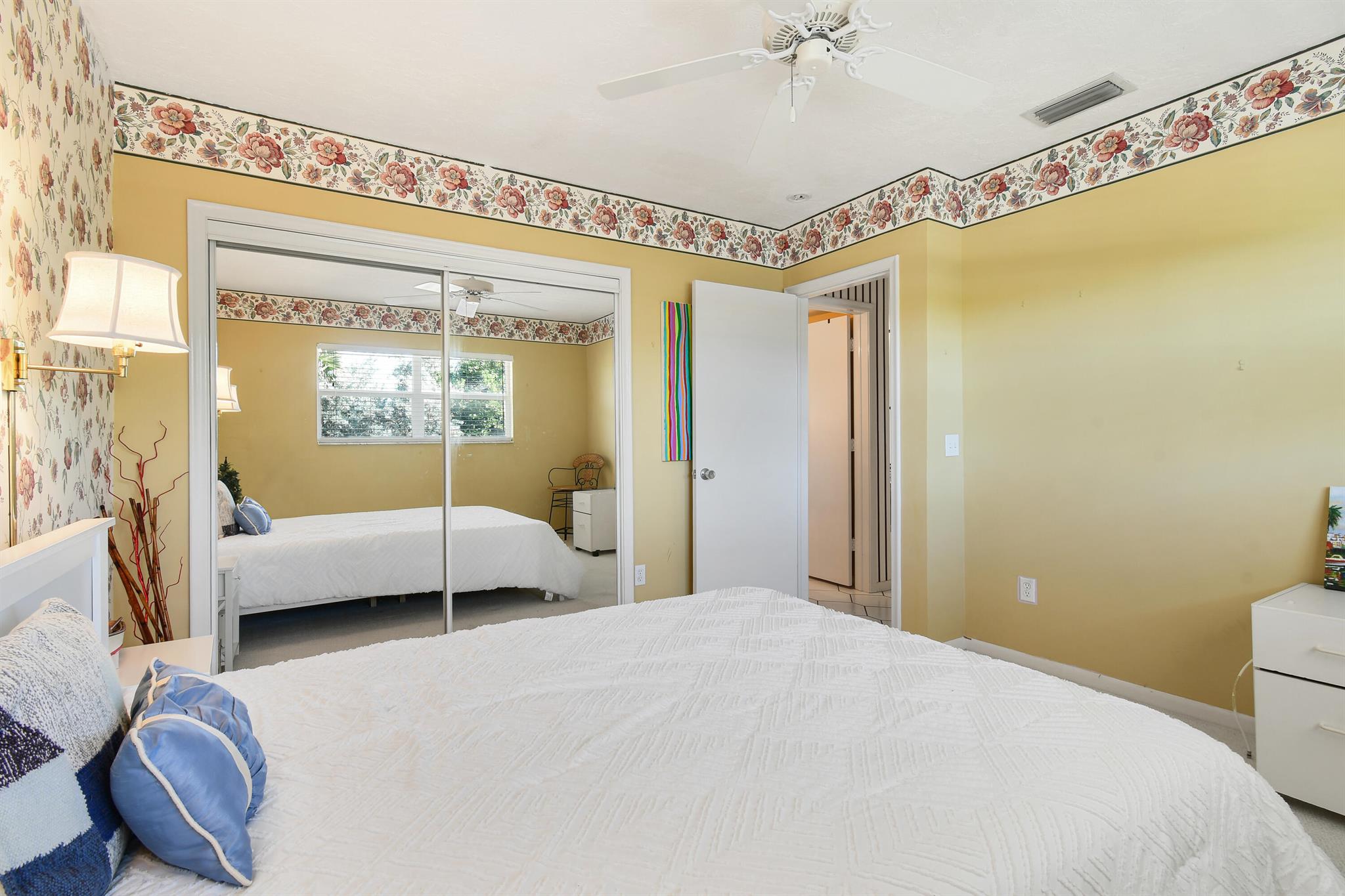 COLONY CONDO APTS IN OR16 - Residential