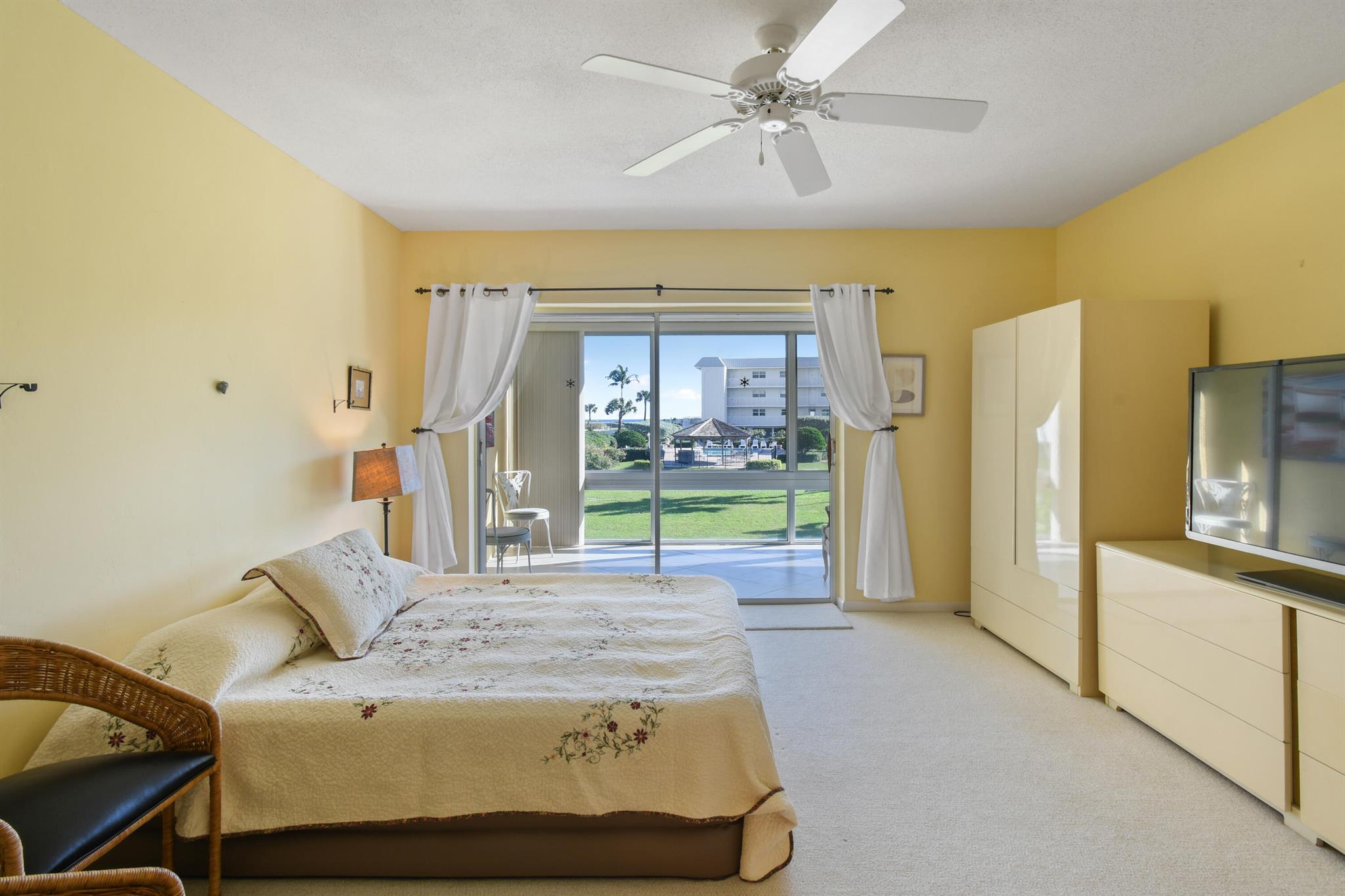 COLONY CONDO APTS IN OR16 - Residential