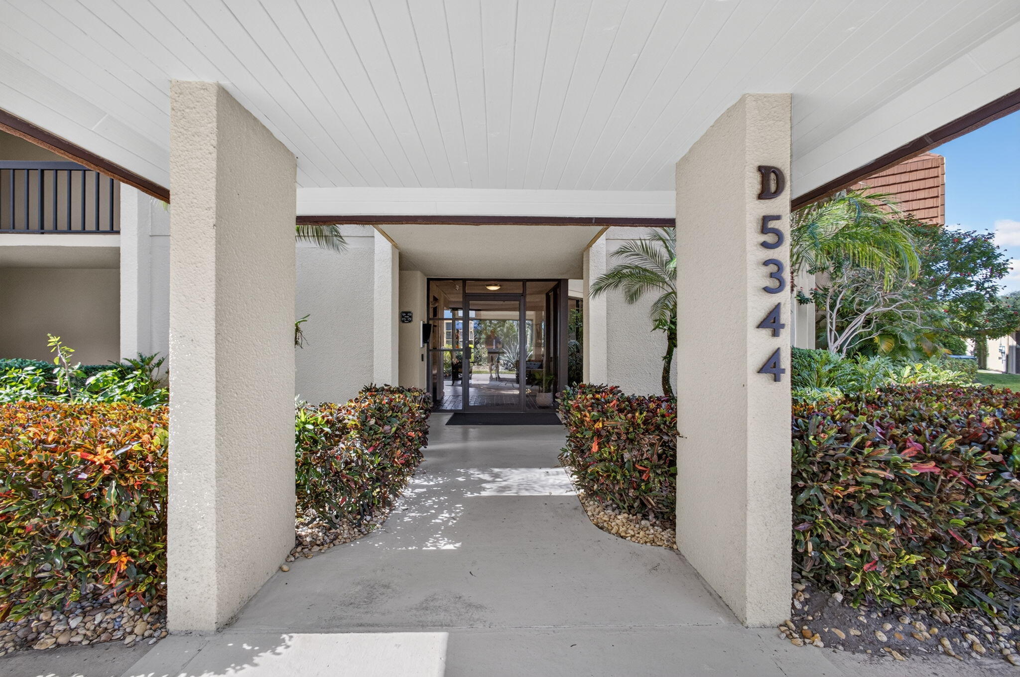 5344 WOODLAND LAKES Drive 225