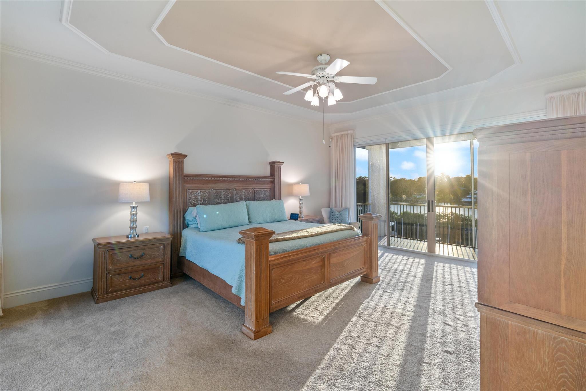 COURTYARD CAY AT OAK HARB - Residential