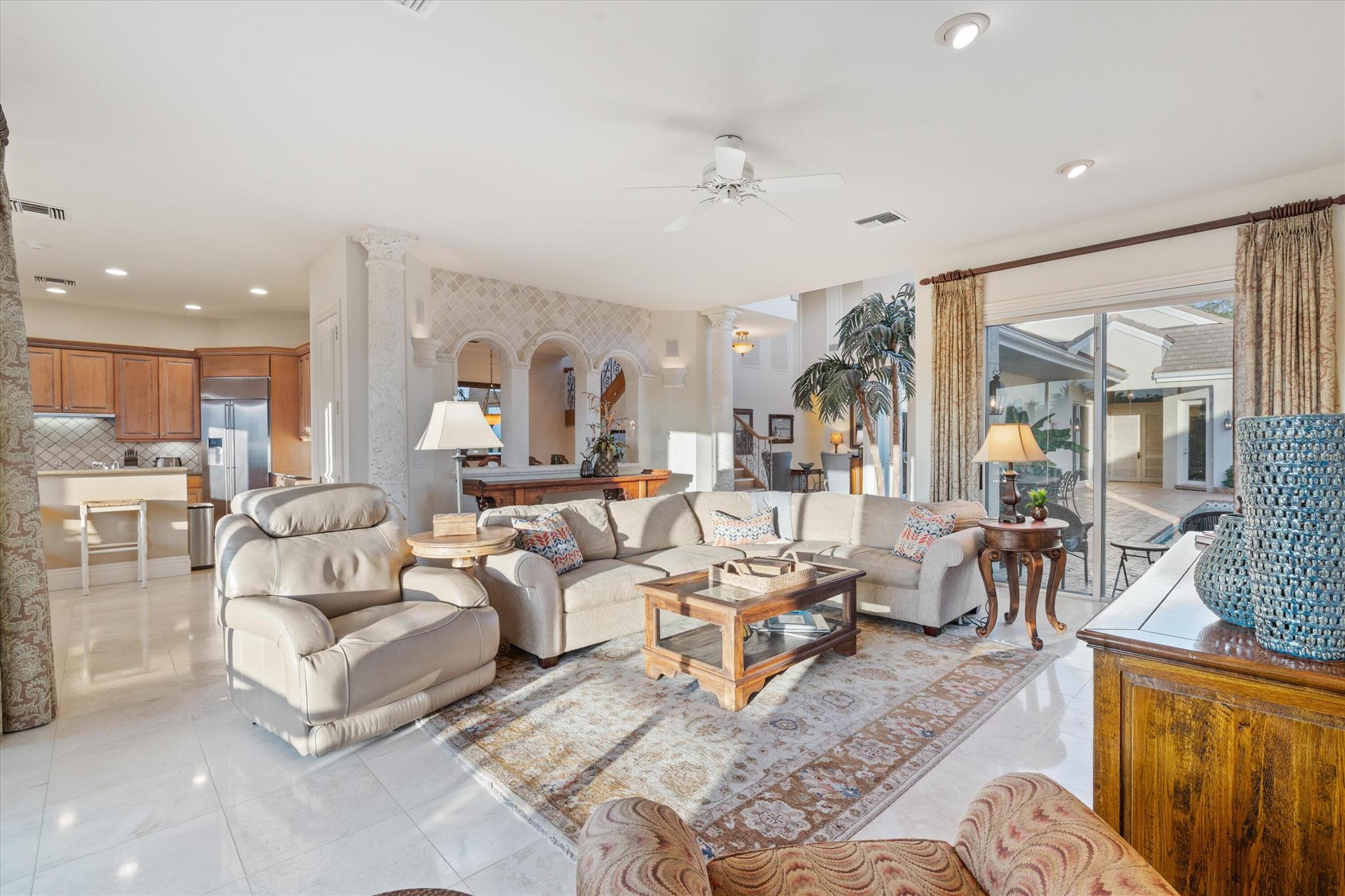 COURTYARD CAY AT OAK HARB - Residential