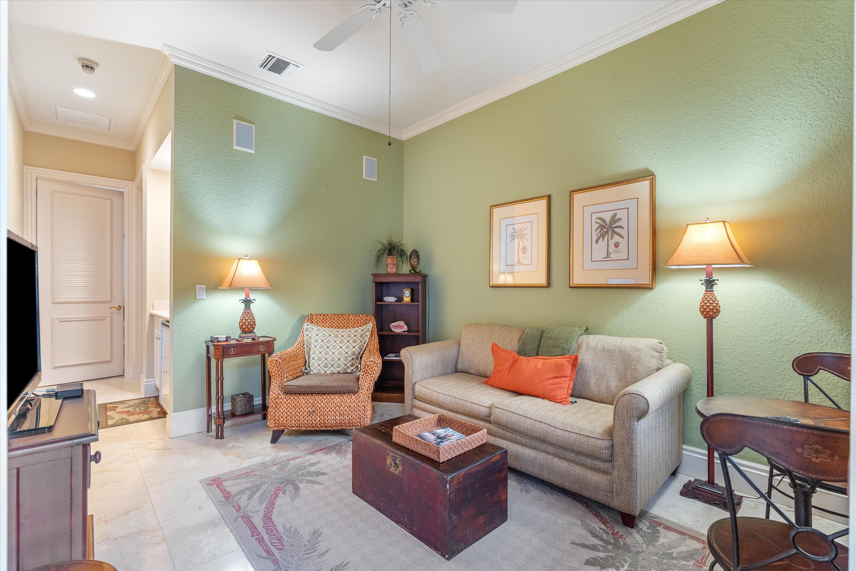 COURTYARD CAY AT OAK HARBOUR - Residential