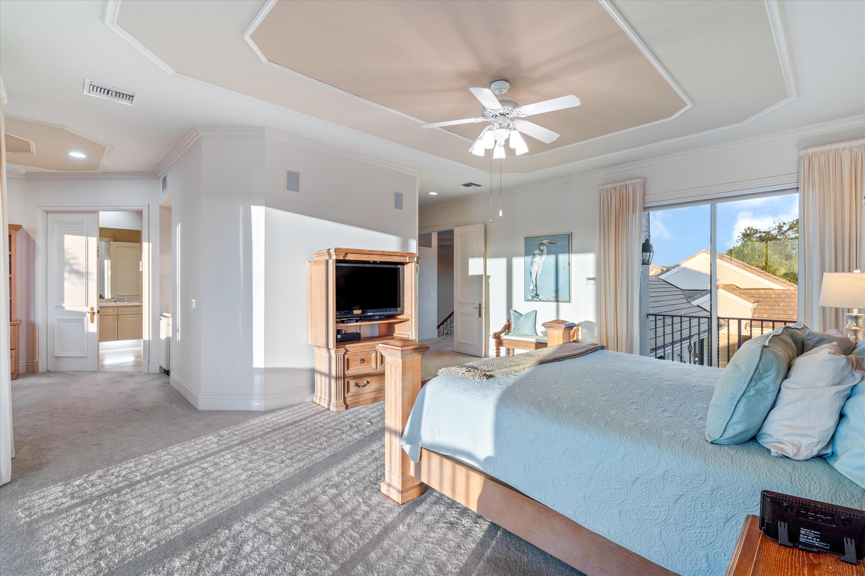 COURTYARD CAY AT OAK HARBOUR - Residential