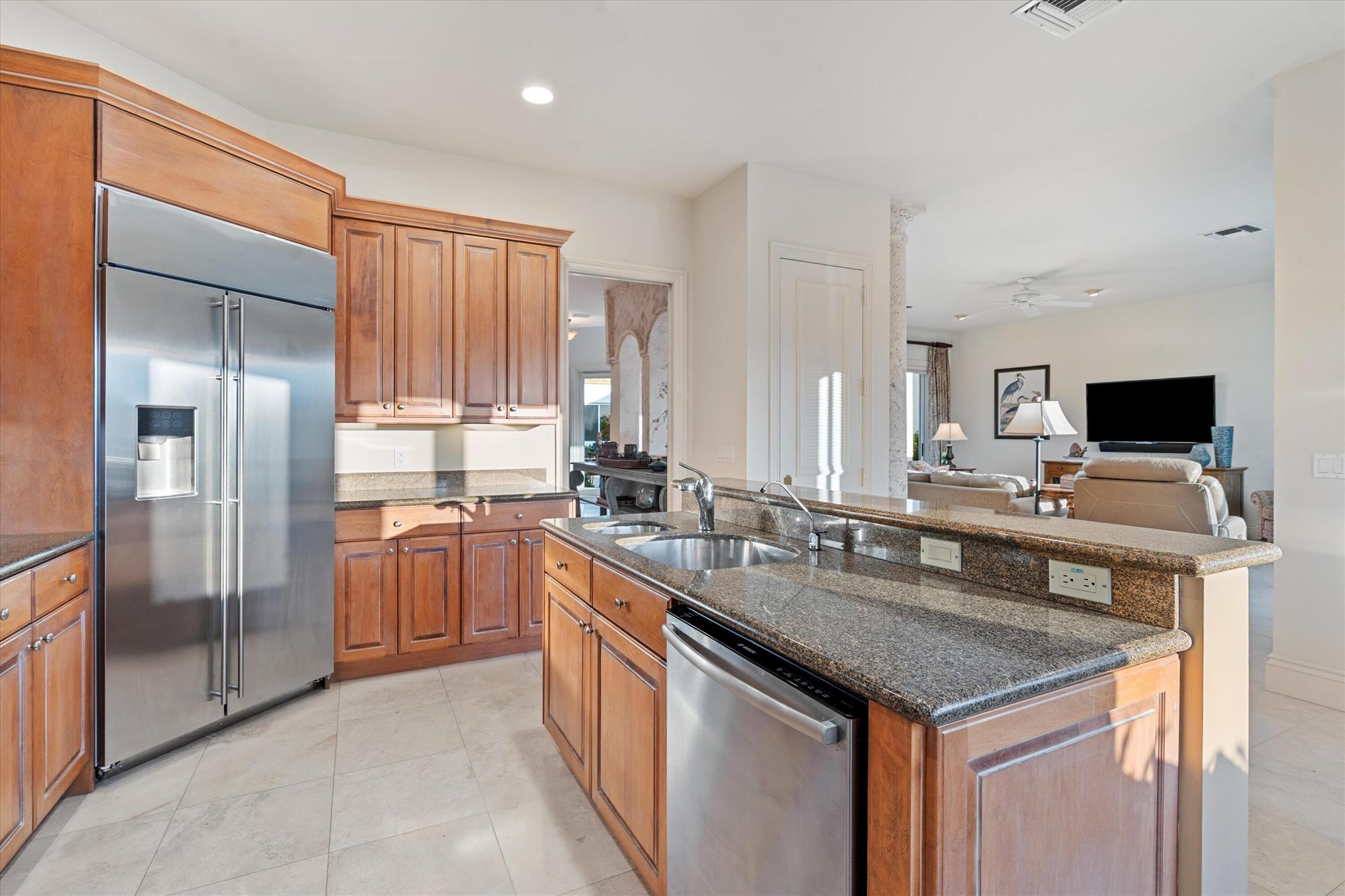 COURTYARD CAY AT OAK HARB - Residential