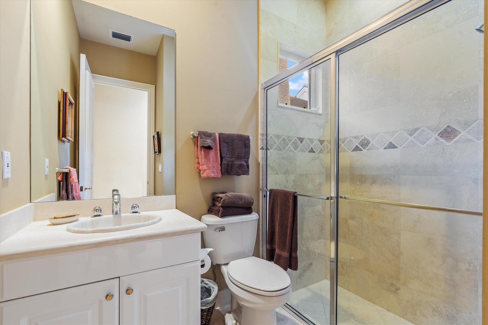 COURTYARD CAY AT OAK HARB - Residential