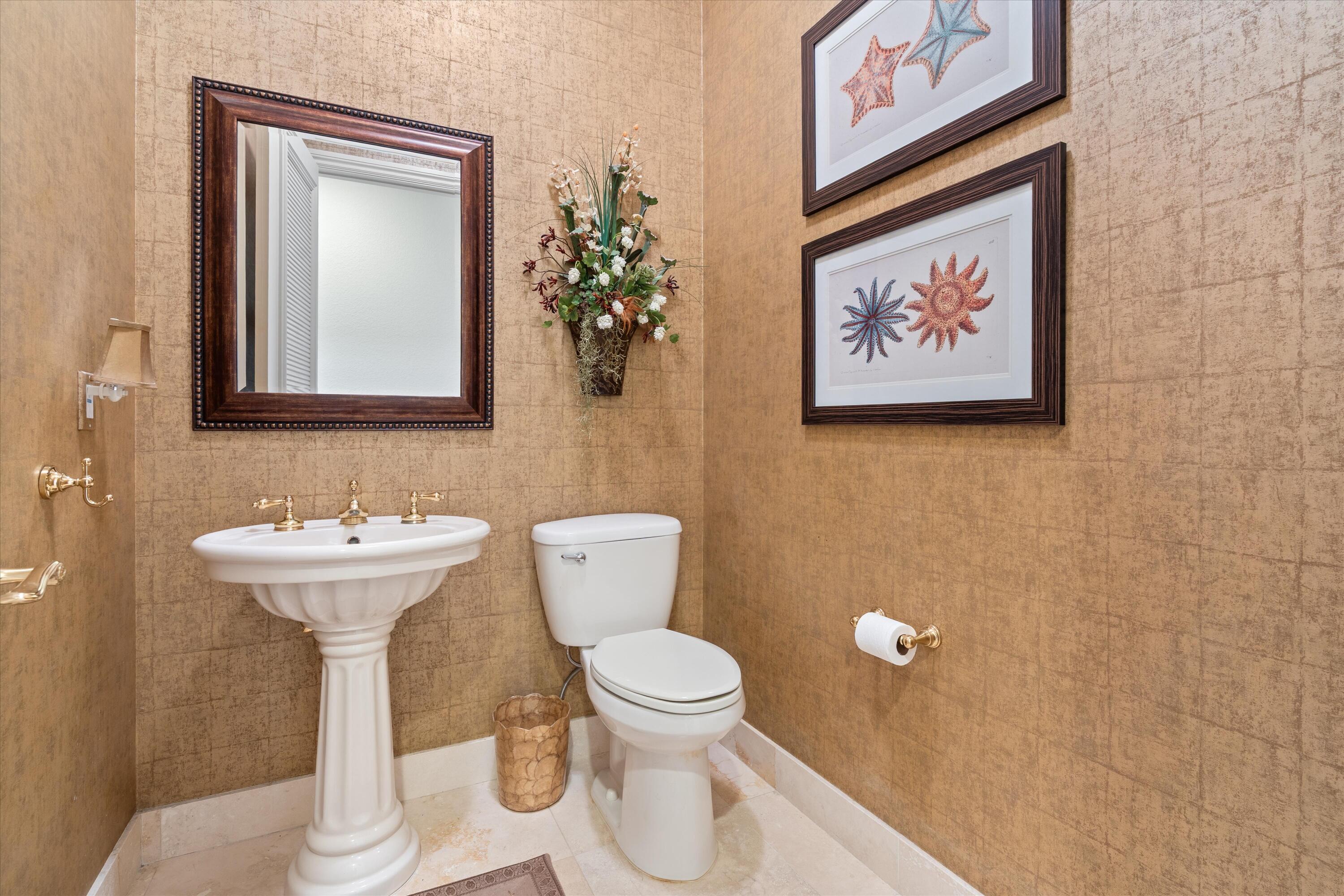 COURTYARD CAY AT OAK HARBOUR - Residential