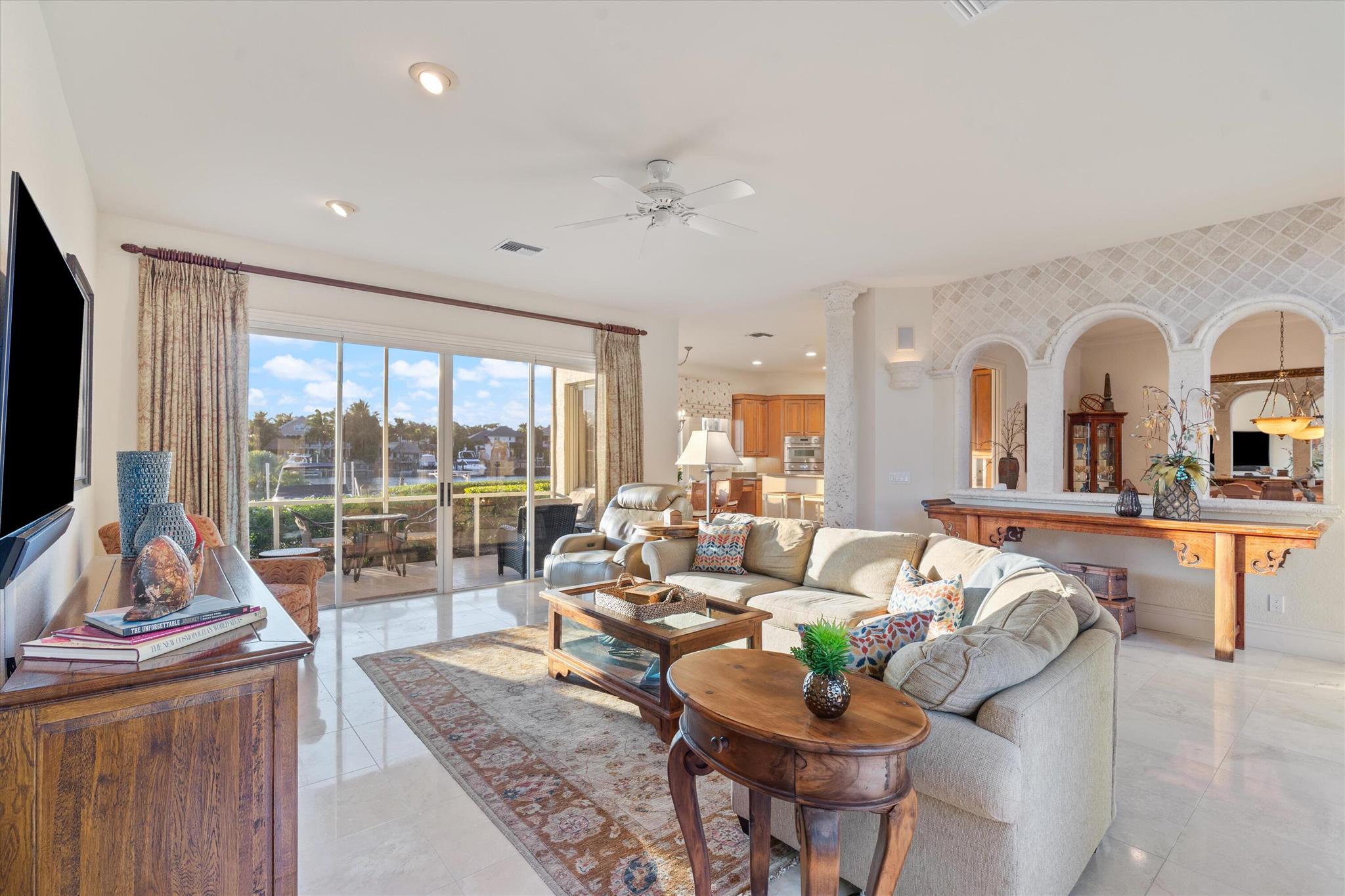 COURTYARD CAY AT OAK HARB - Residential