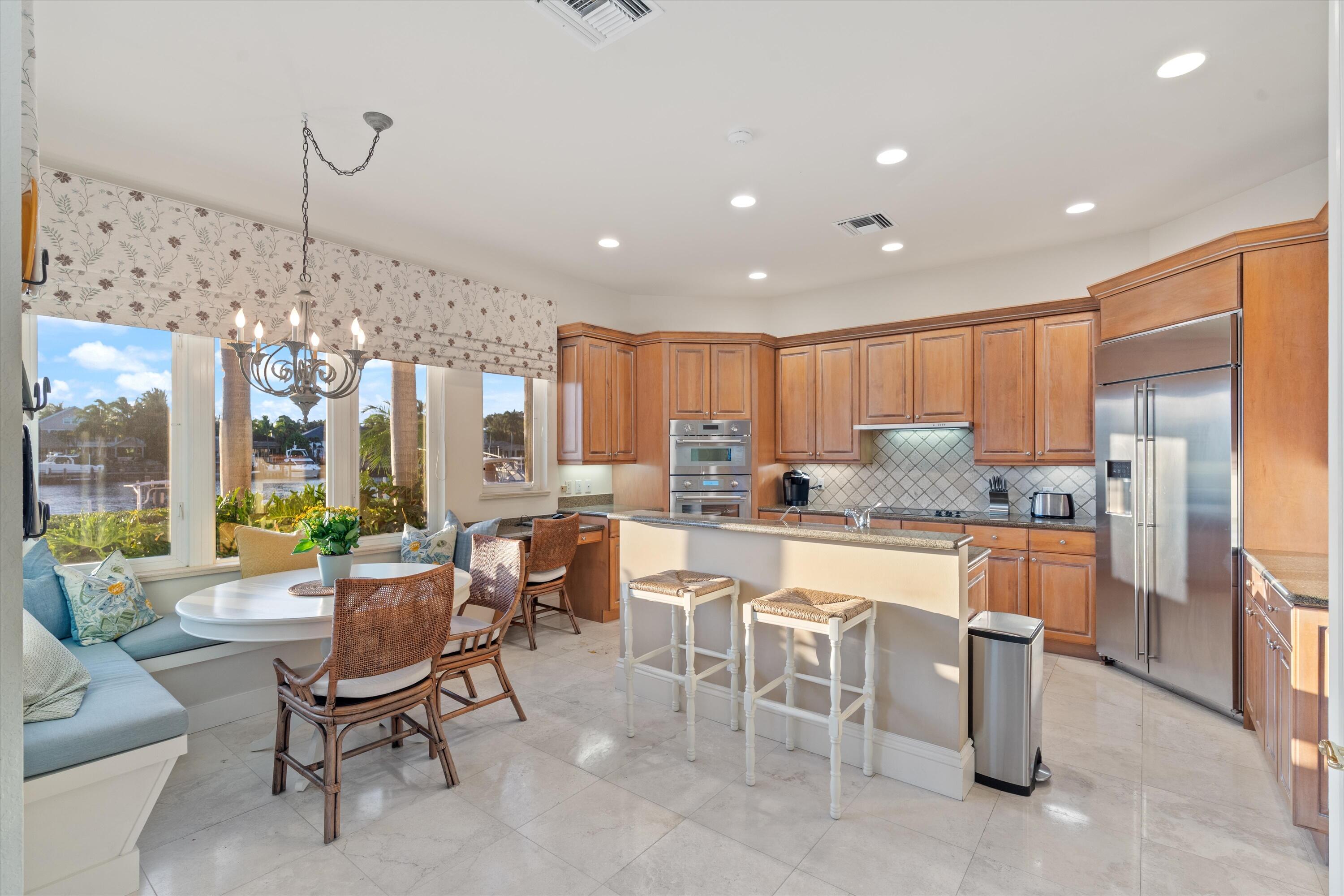 COURTYARD CAY AT OAK HARBOUR - Residential