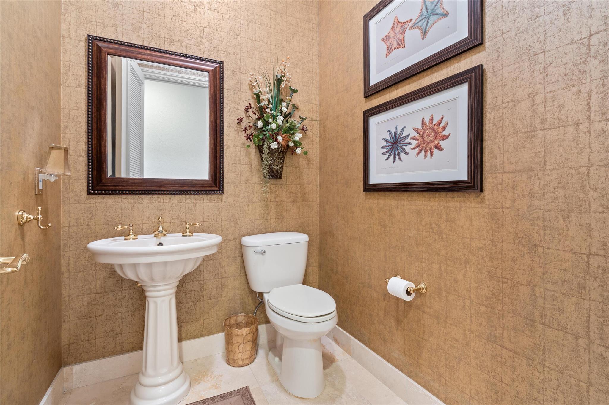 COURTYARD CAY AT OAK HARB - Residential