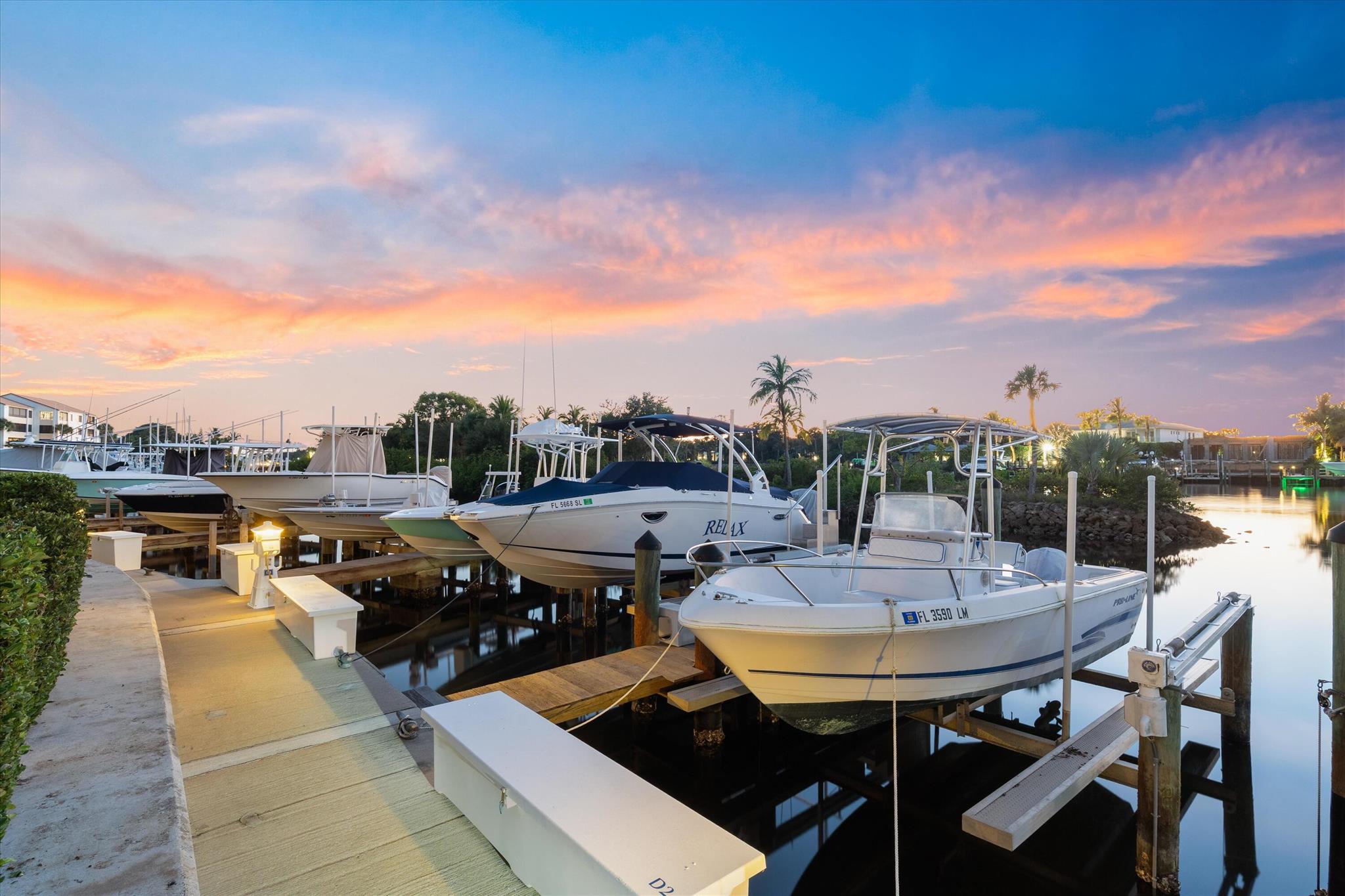 COURTYARD CAY AT OAK HARB - Residential