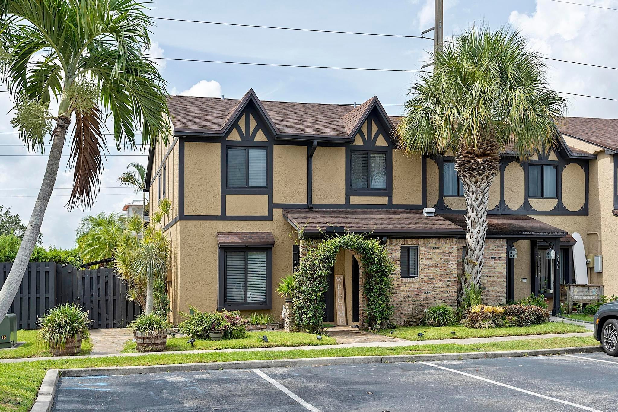 9184 NW 44TH Court