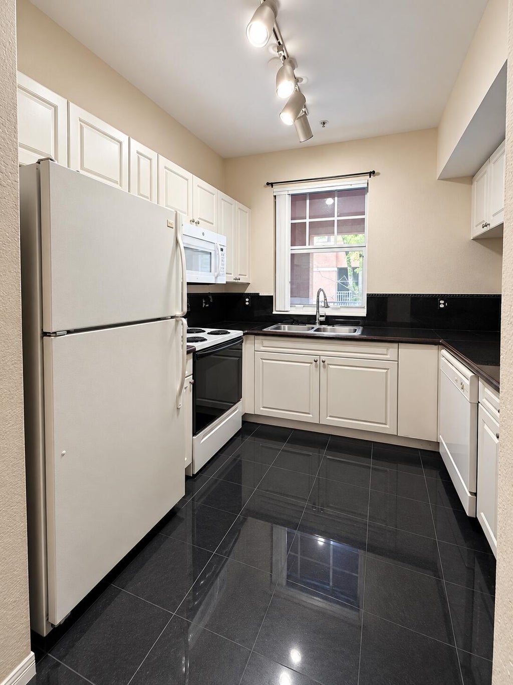 Photo of 6780 W SAMPLE Road #6780, Coral Springs, FL 33067 (MLS # B26081792)