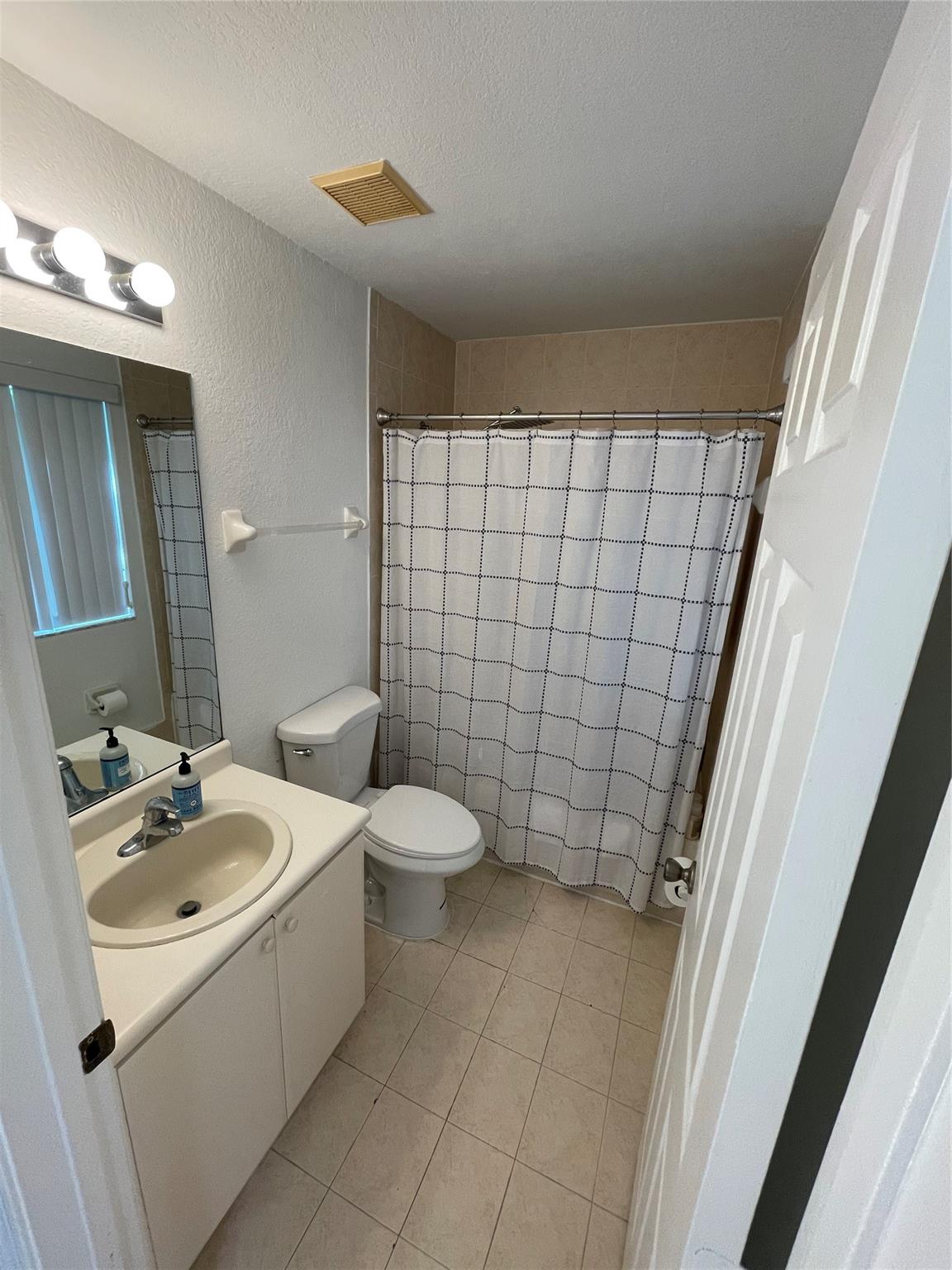 Shoma Townhomes At Keysco - Residential