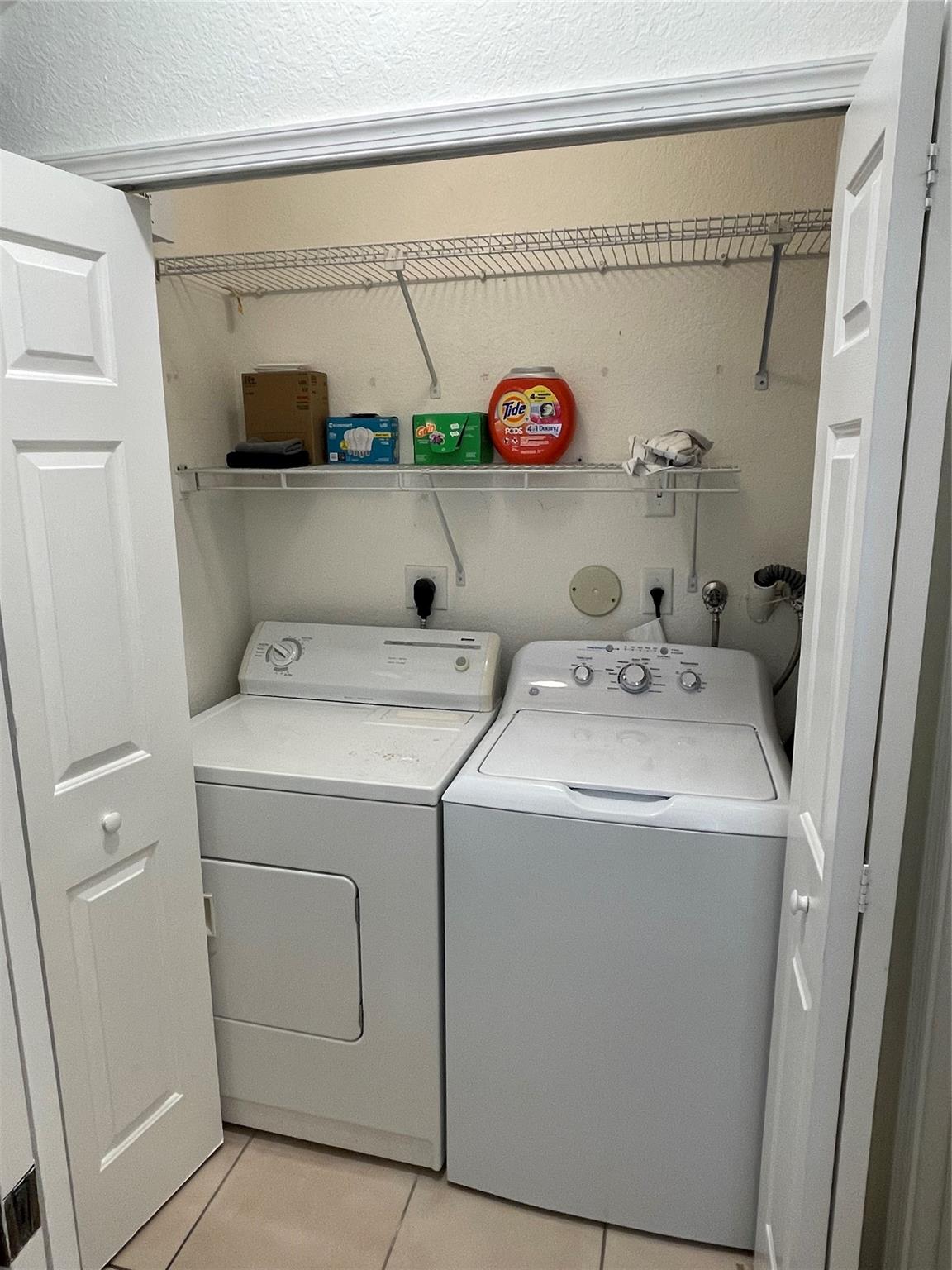 Shoma Townhomes At Keysco - Residential