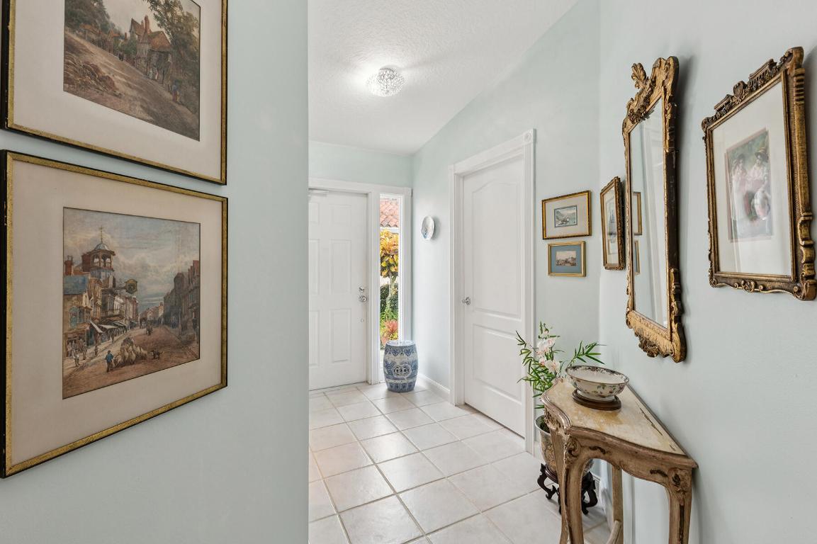 2718 Livingston Lane