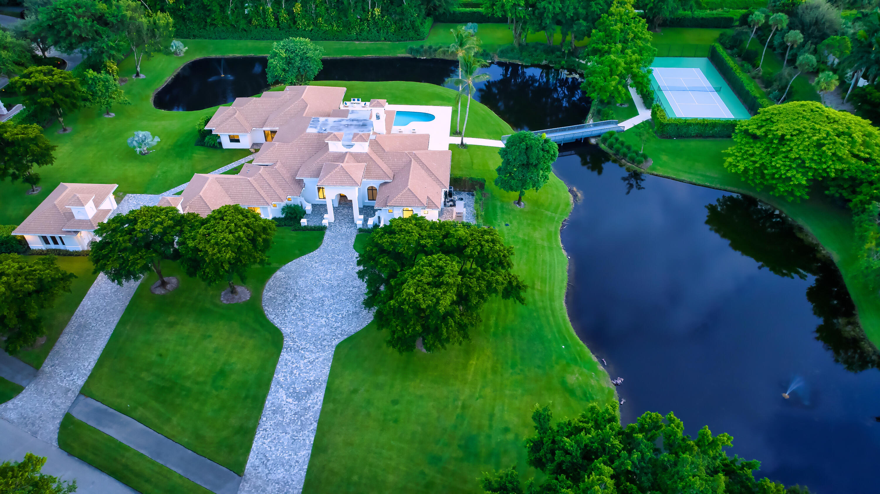 LE LAC - Residential