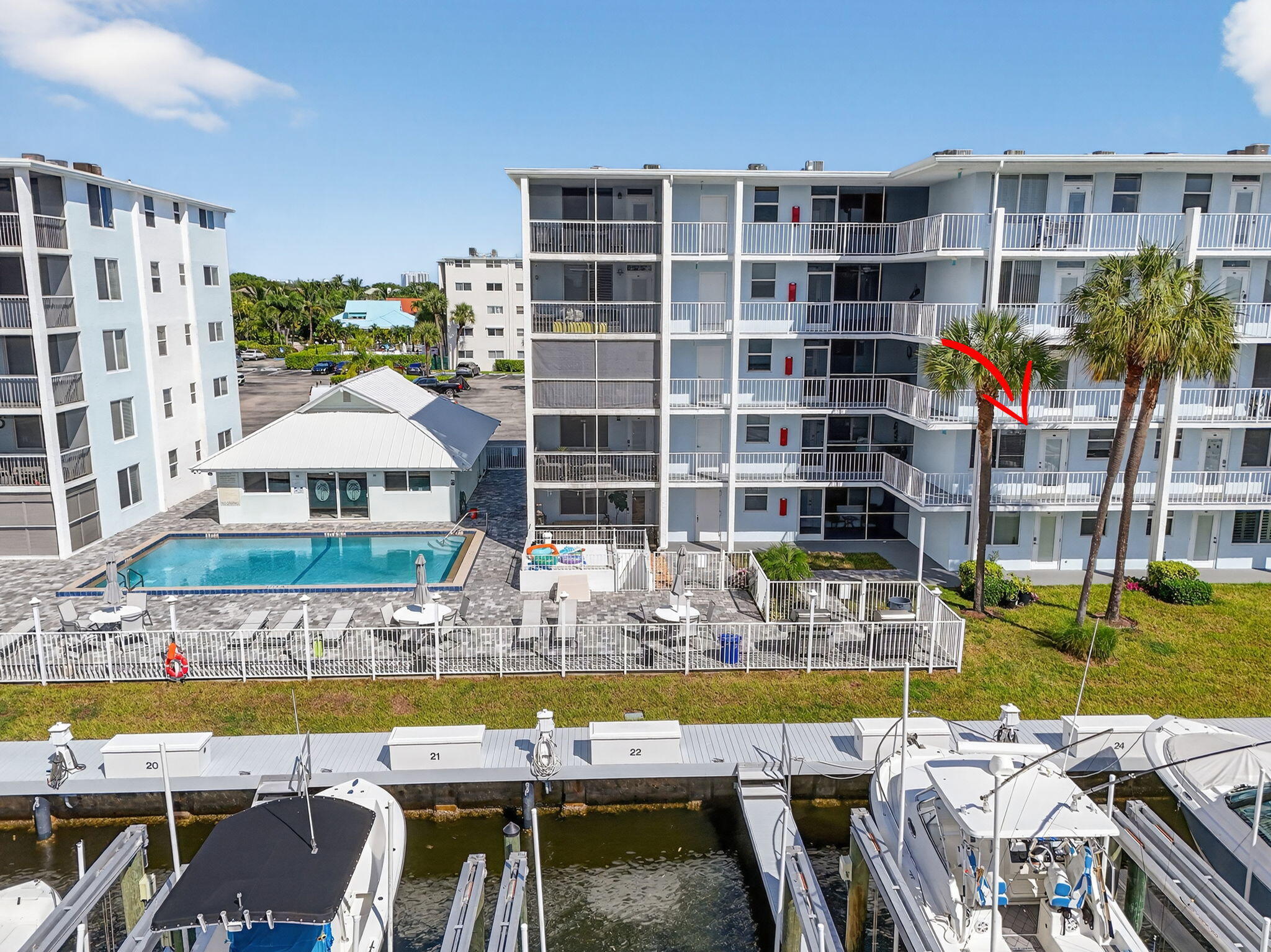 104 Paradise Harbour Boulevard 203