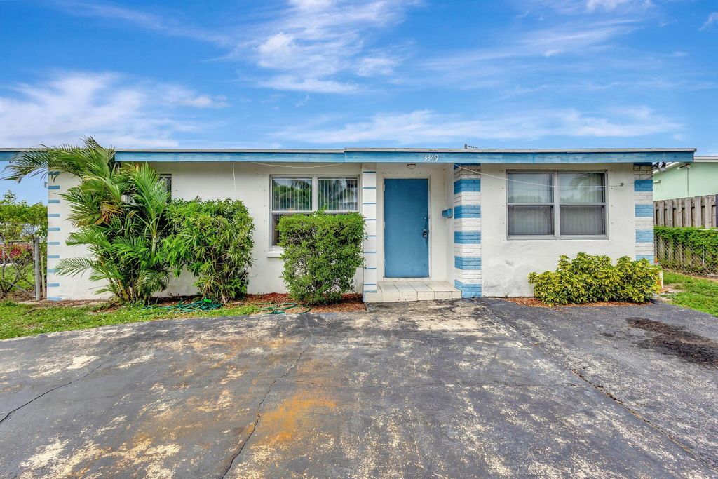 Photo of 3349 E El Vedado Court E, West Palm Beach, FL 33405 (MLS # R11029704)