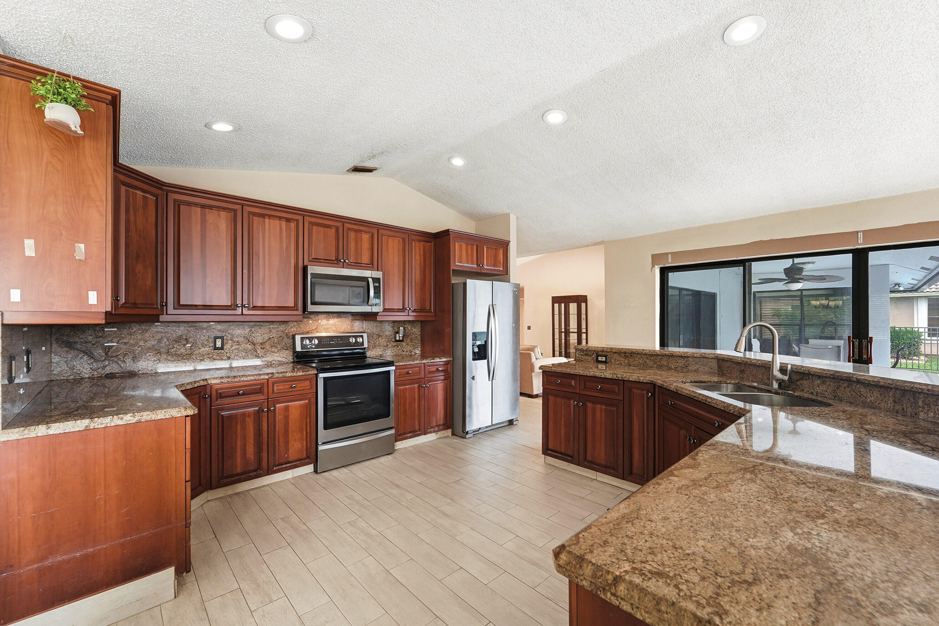 WEST GLEN - Residential