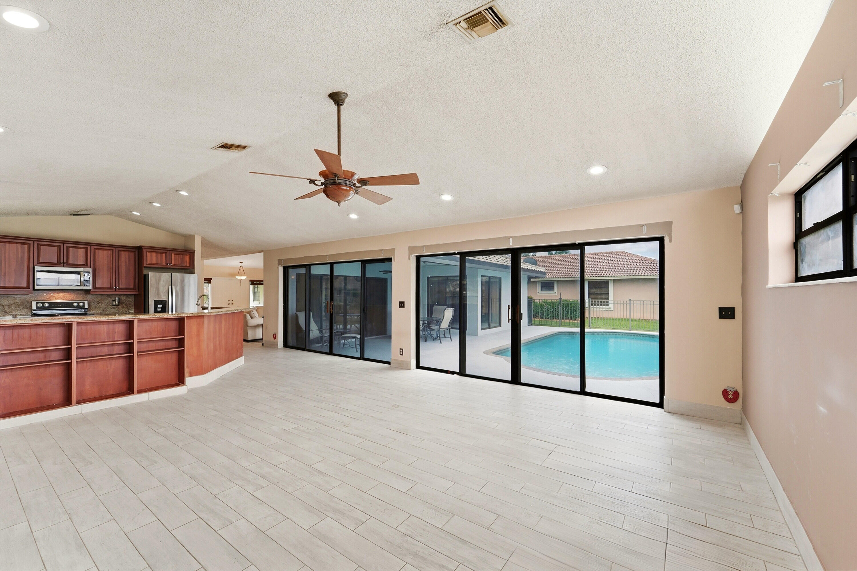 WEST GLEN - Residential