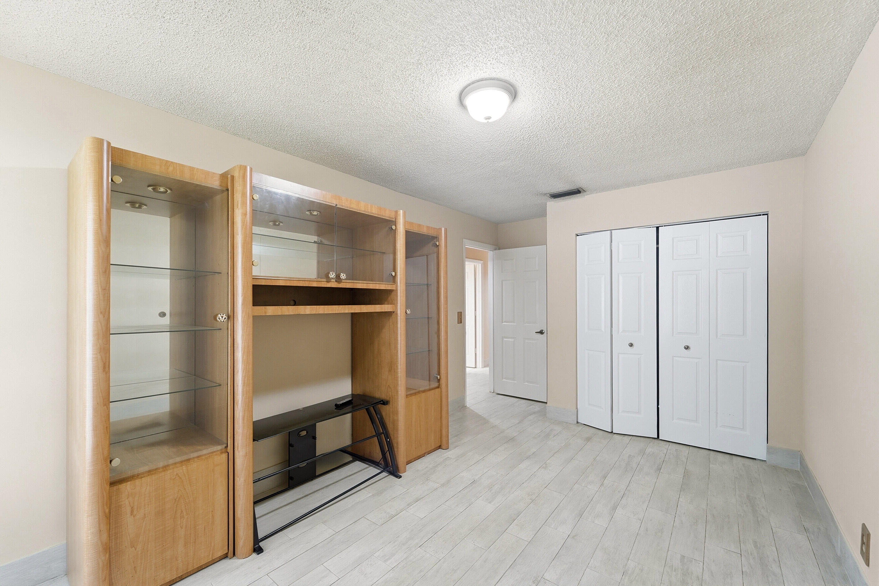 WEST GLEN - Residential