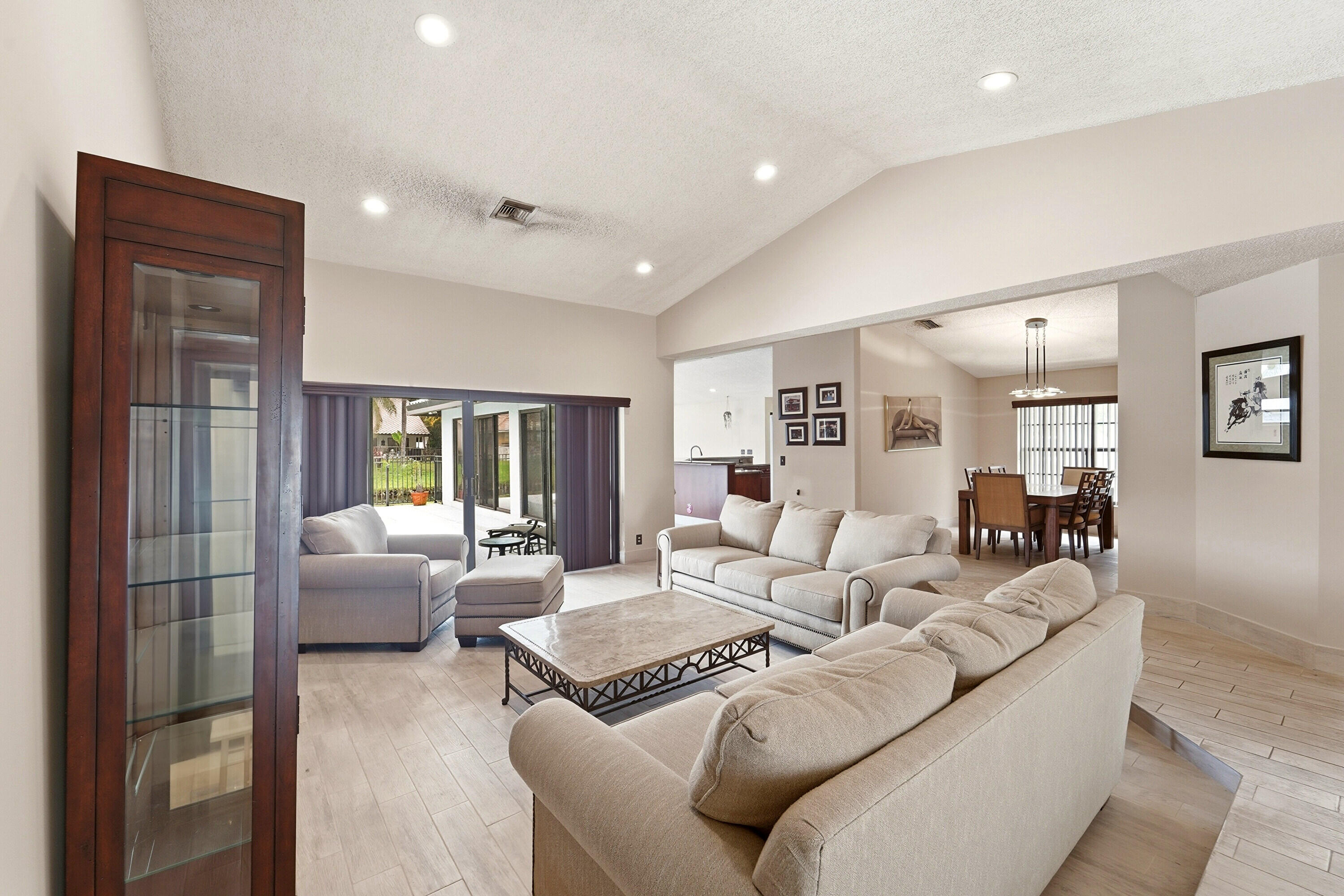 WEST GLEN - Residential