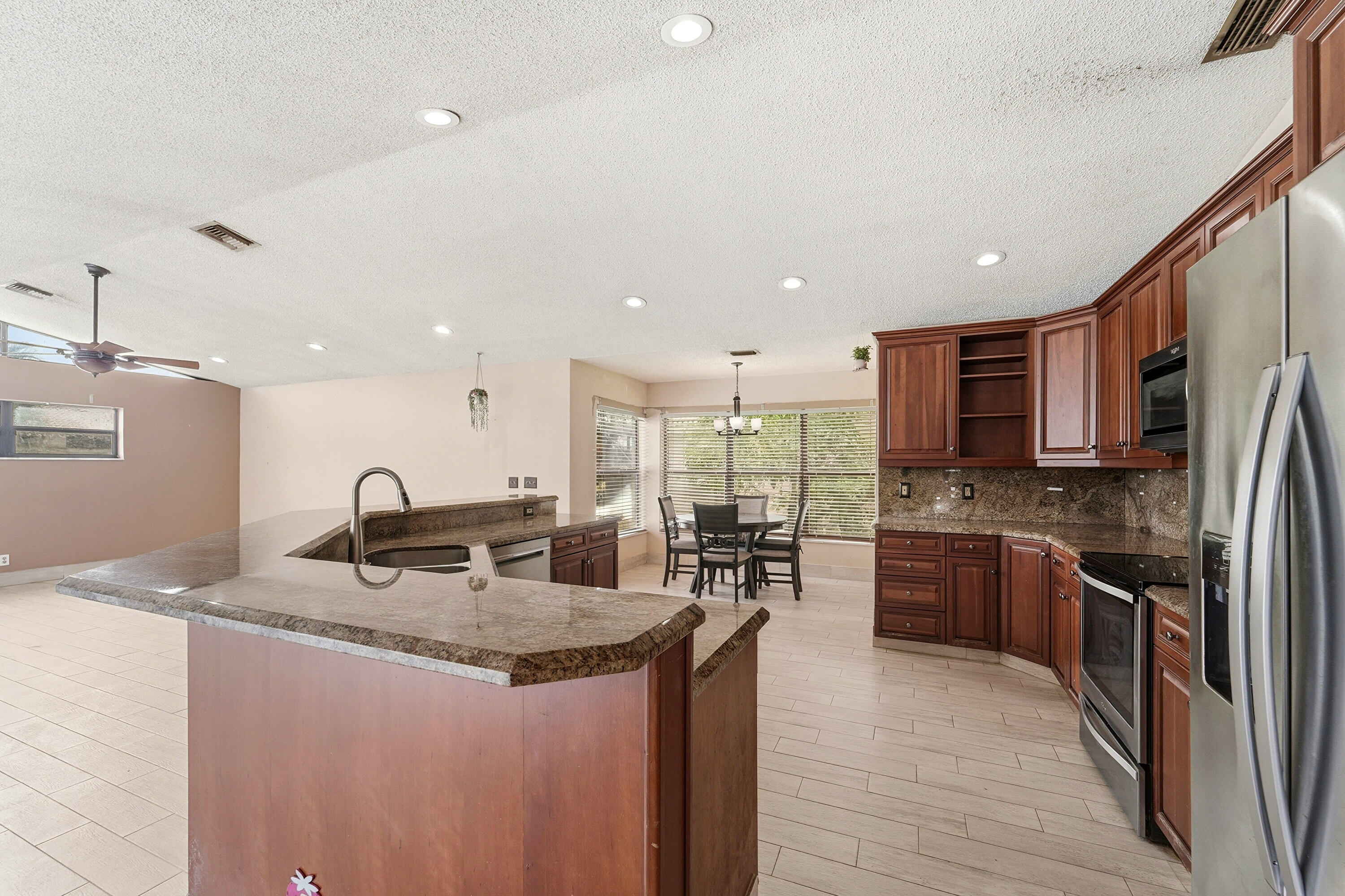 WEST GLEN - Residential
