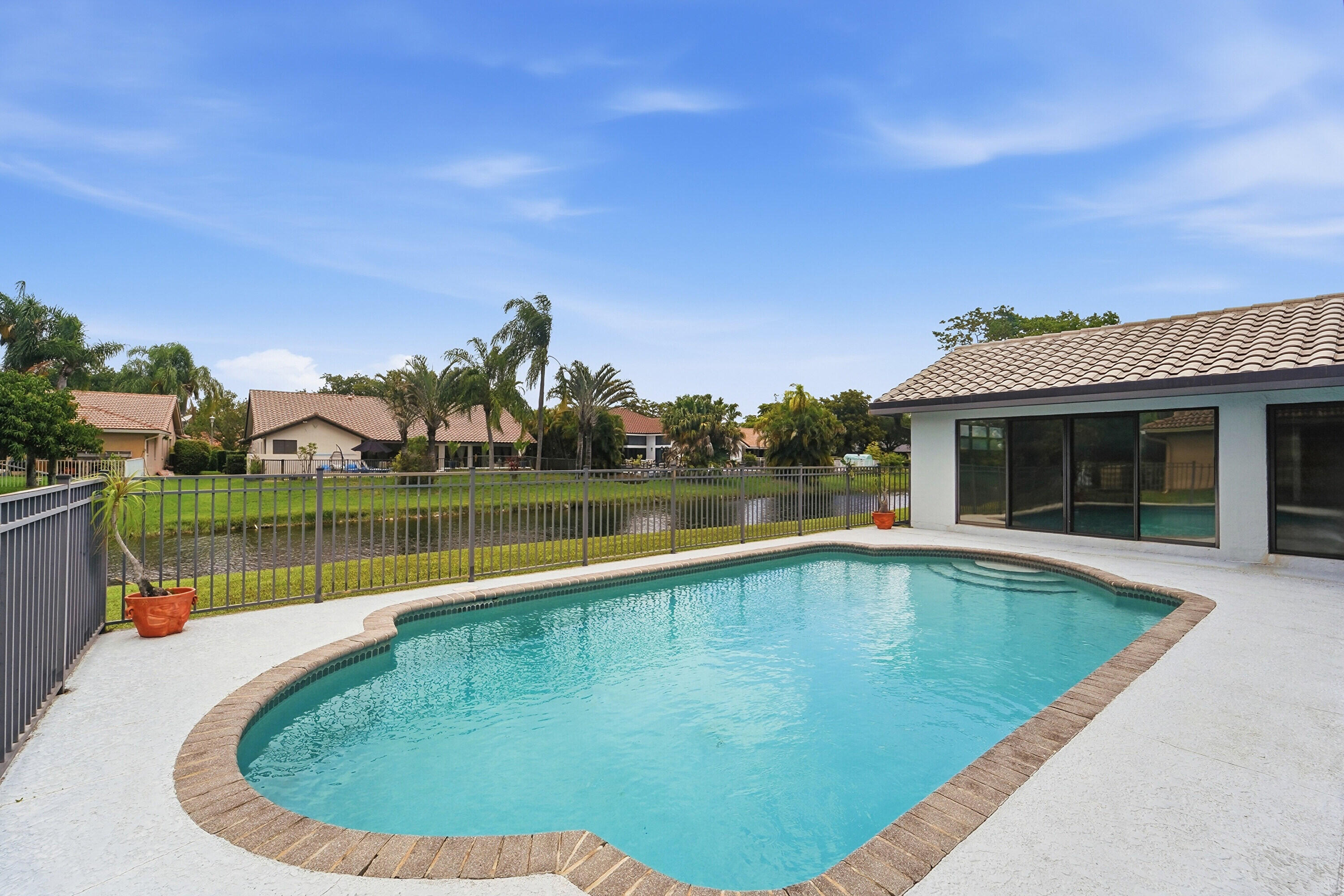WEST GLEN - Residential