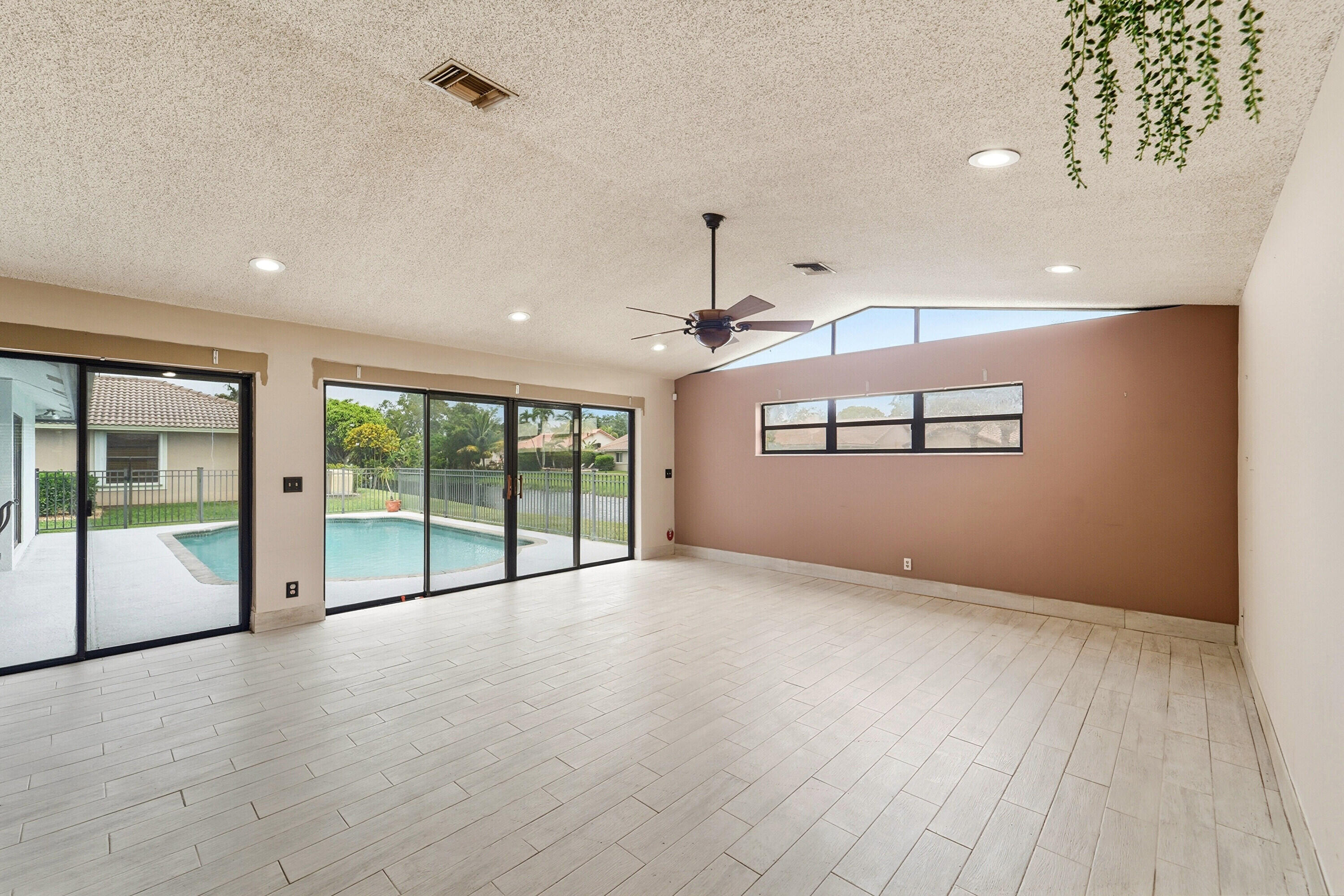 WEST GLEN - Residential