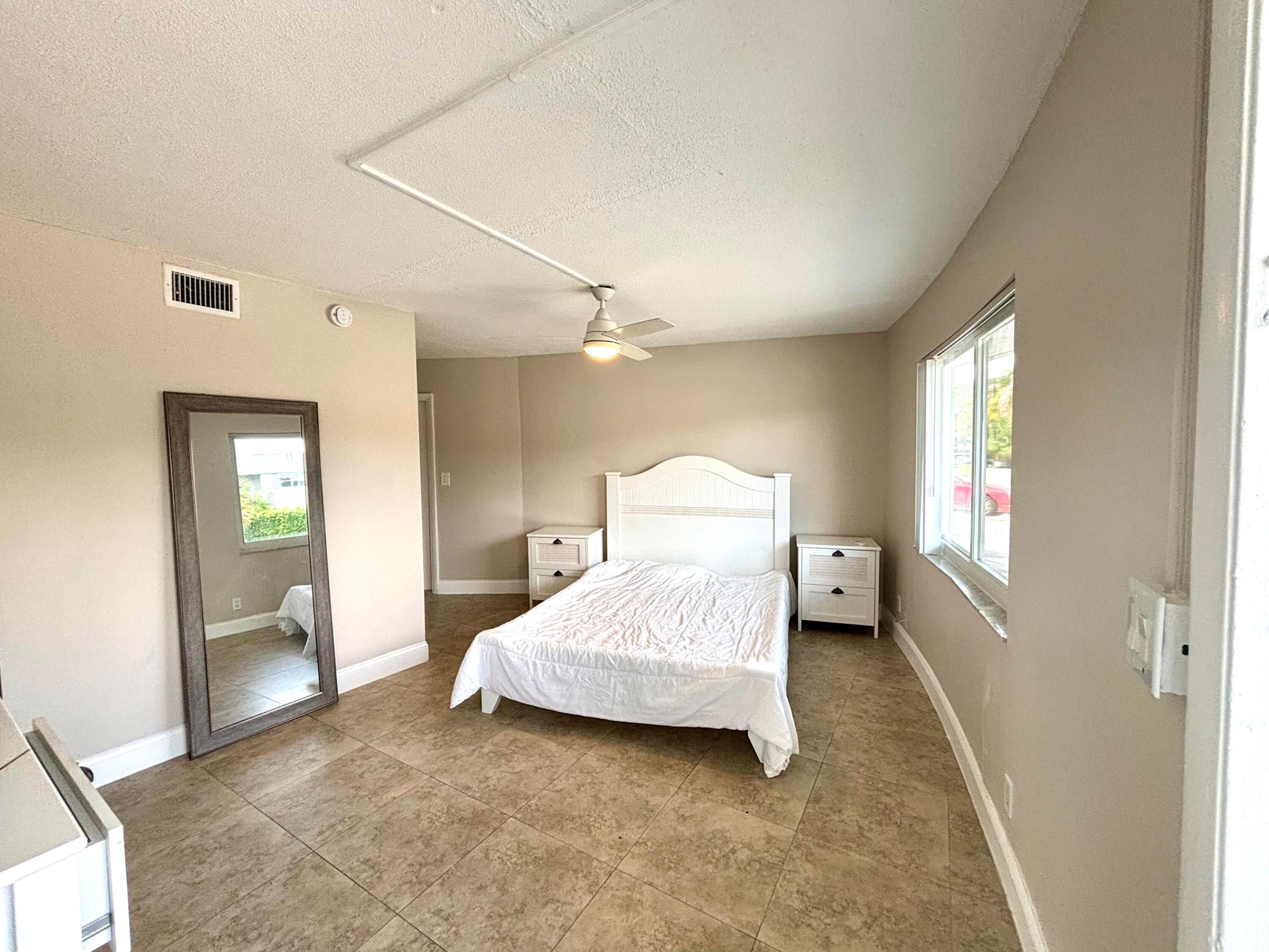 431 W Camino Real 5