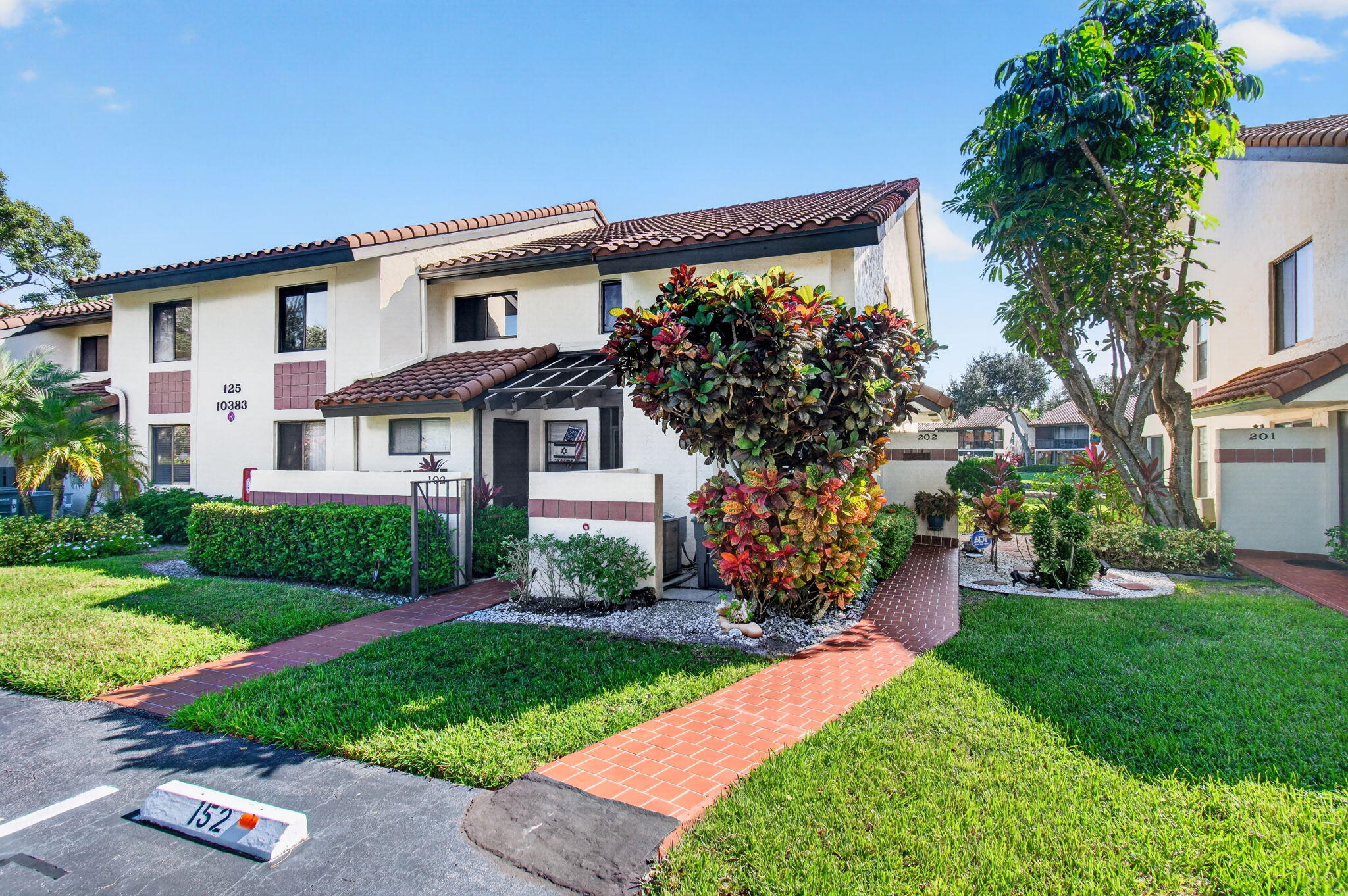 10383 S Circle Lake Drive 202