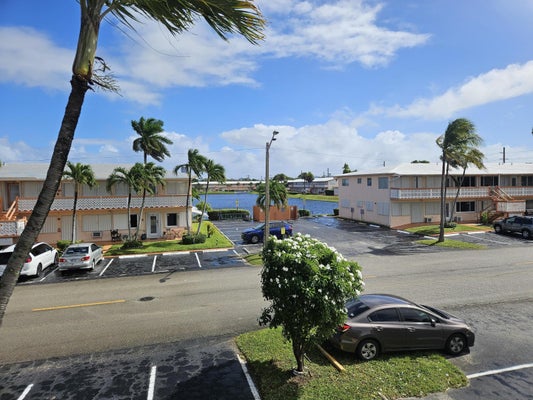 920 SW 11TH AVE APT 11, HALLANDALE BEACH, FL 33009 - Image 2dd9b579a77aa41d2bf43268386864c7/208700909