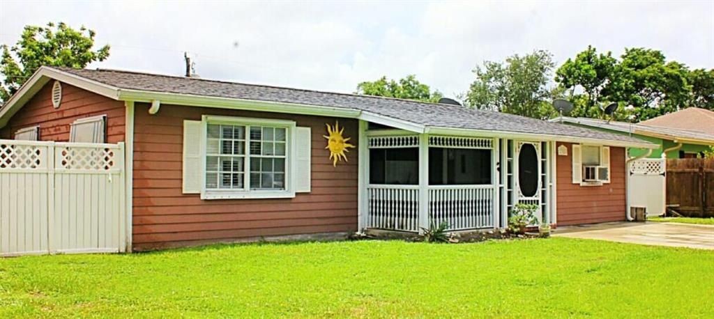 Photo of 2388 SE Monroe Street, Stuart, FL 34997 (MLS # R10725071)