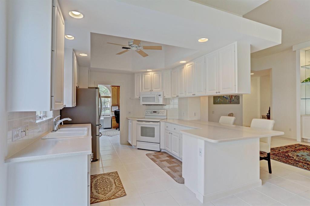 CARLETON OAKS - Residential