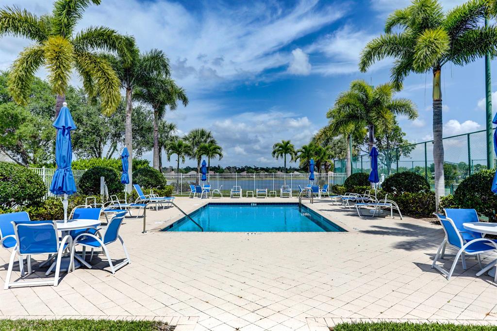 CARLETON OAKS - Residential