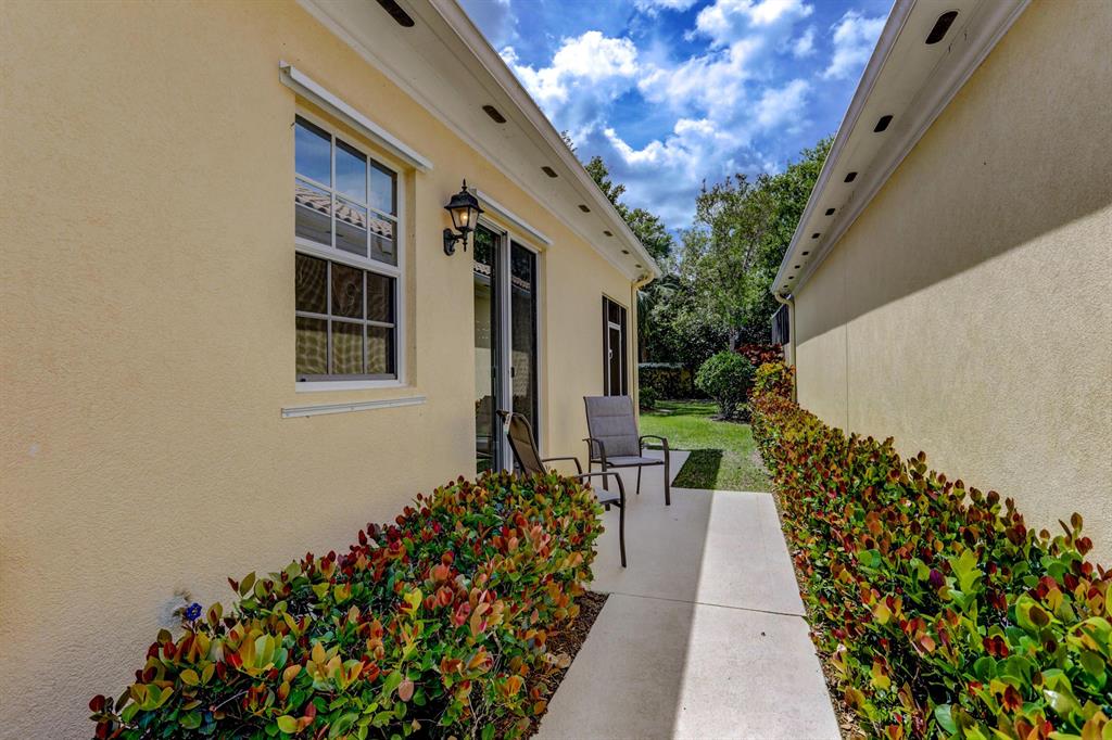 CARLETON OAKS - Residential