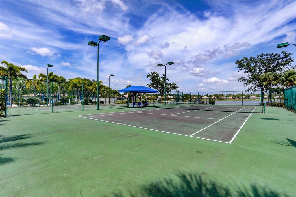 CARLETON OAKS - Residential