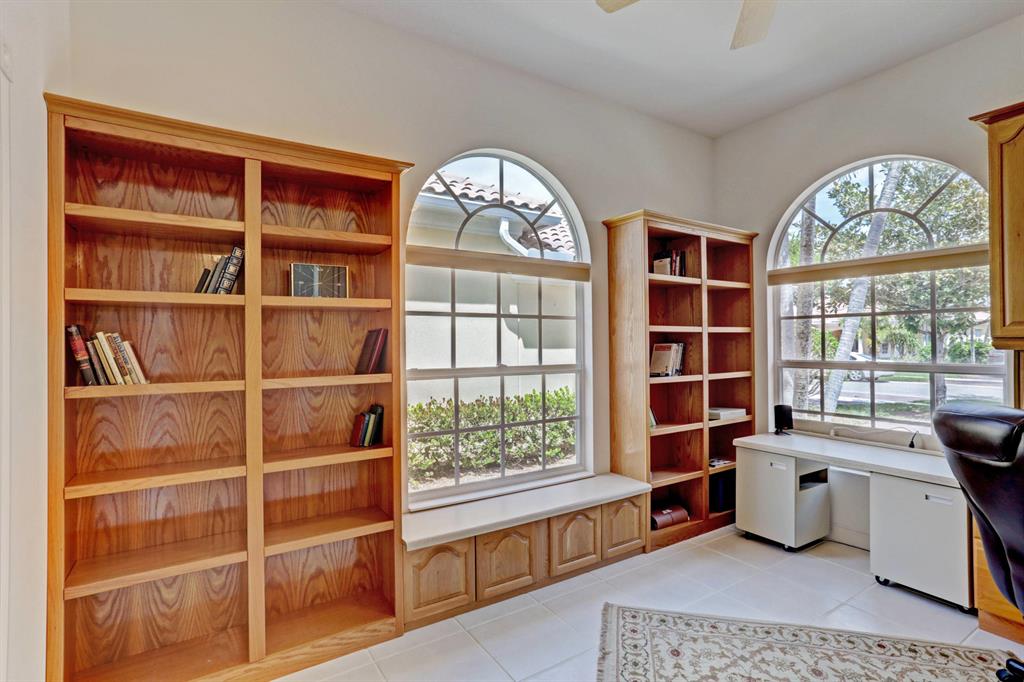 CARLETON OAKS - Residential