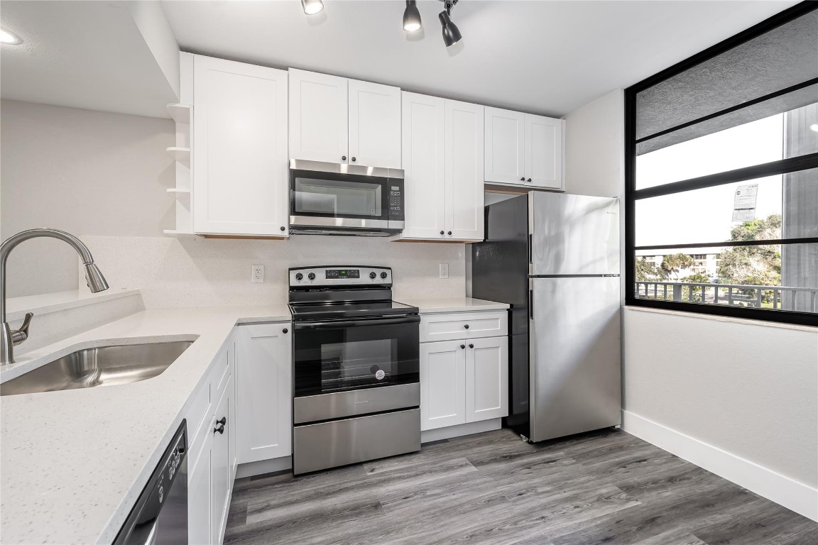 WHITEHALL CONDOS OF PINE - Residential