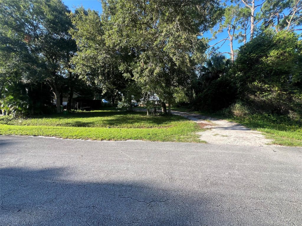 Photo of 8003 Hibiscus Road, Fort Pierce, FL 34951 (MLS # F10449628)