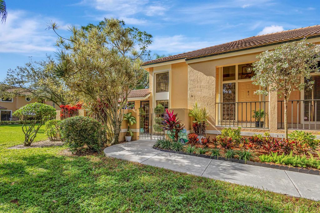 Photo of 374 Prestwick Circle #3, Palm Beach Gardens, FL 33418 (MLS # R10950865)