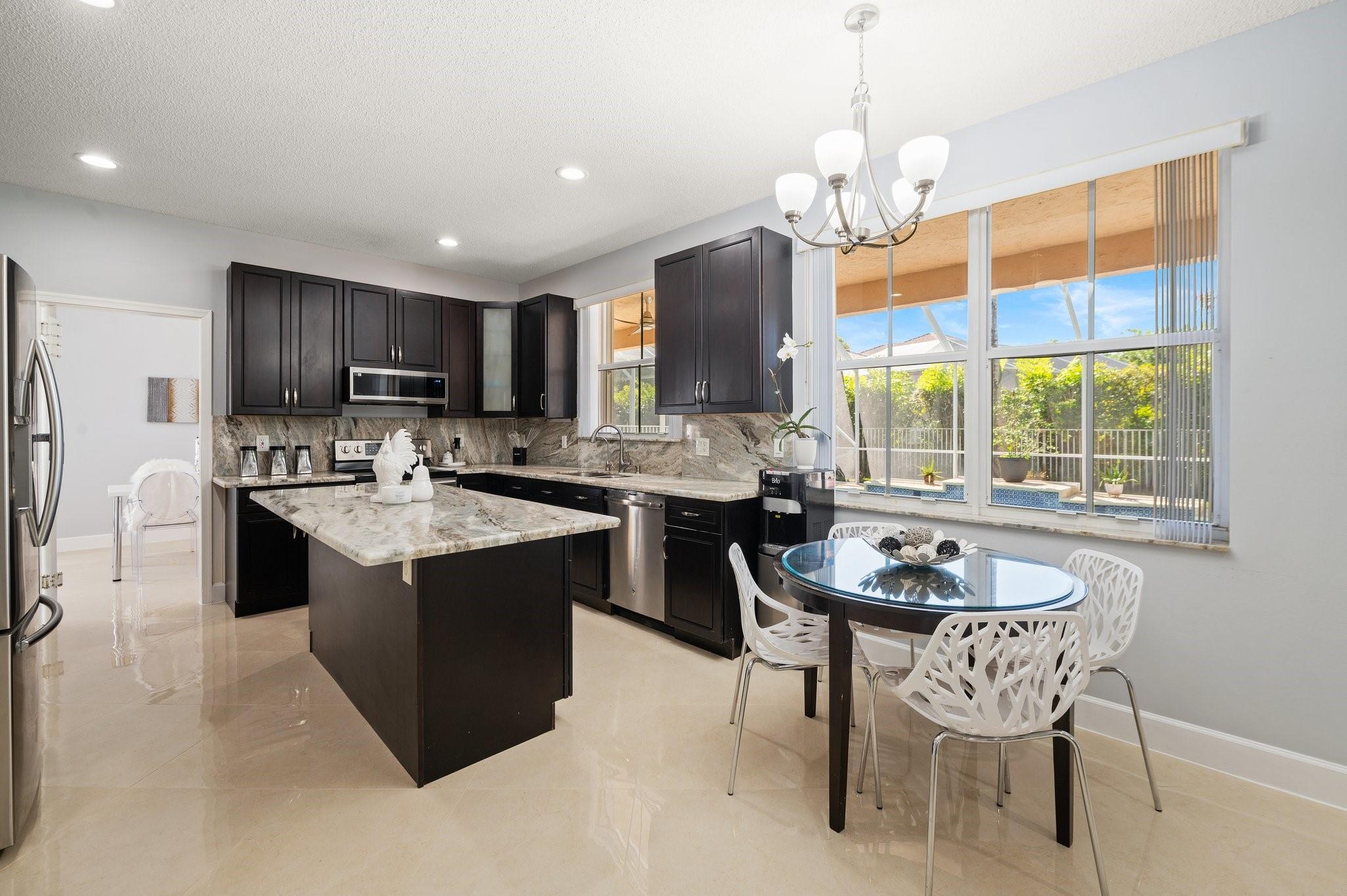1238 Chenille Cir