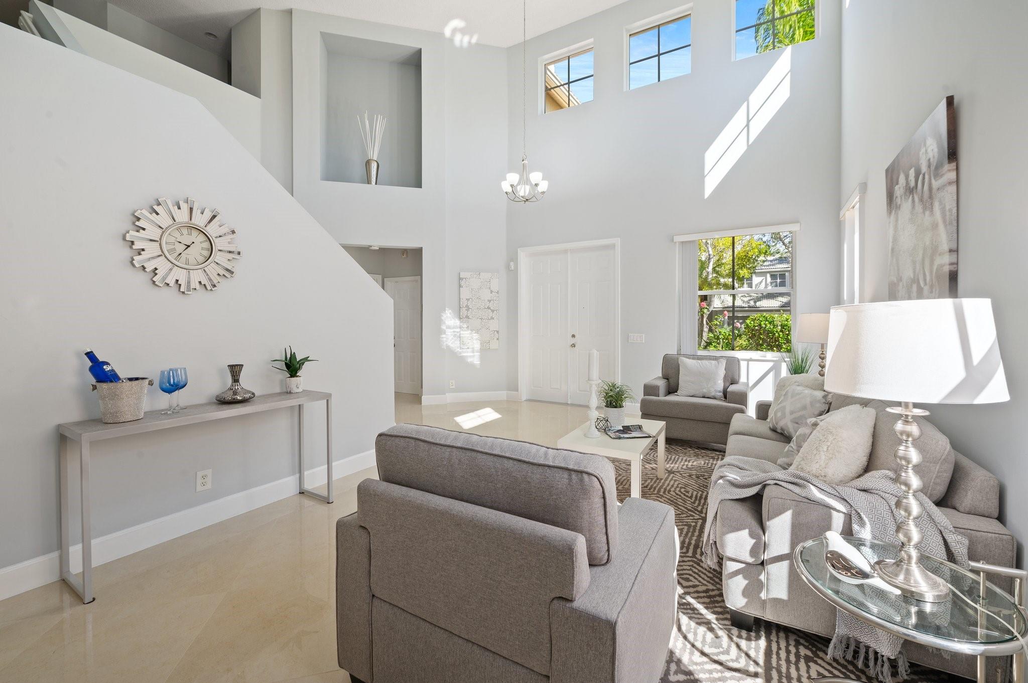 1238 Chenille Cir