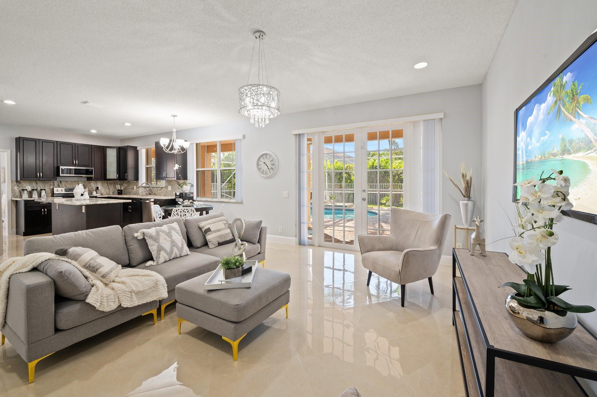 1238 Chenille Cir